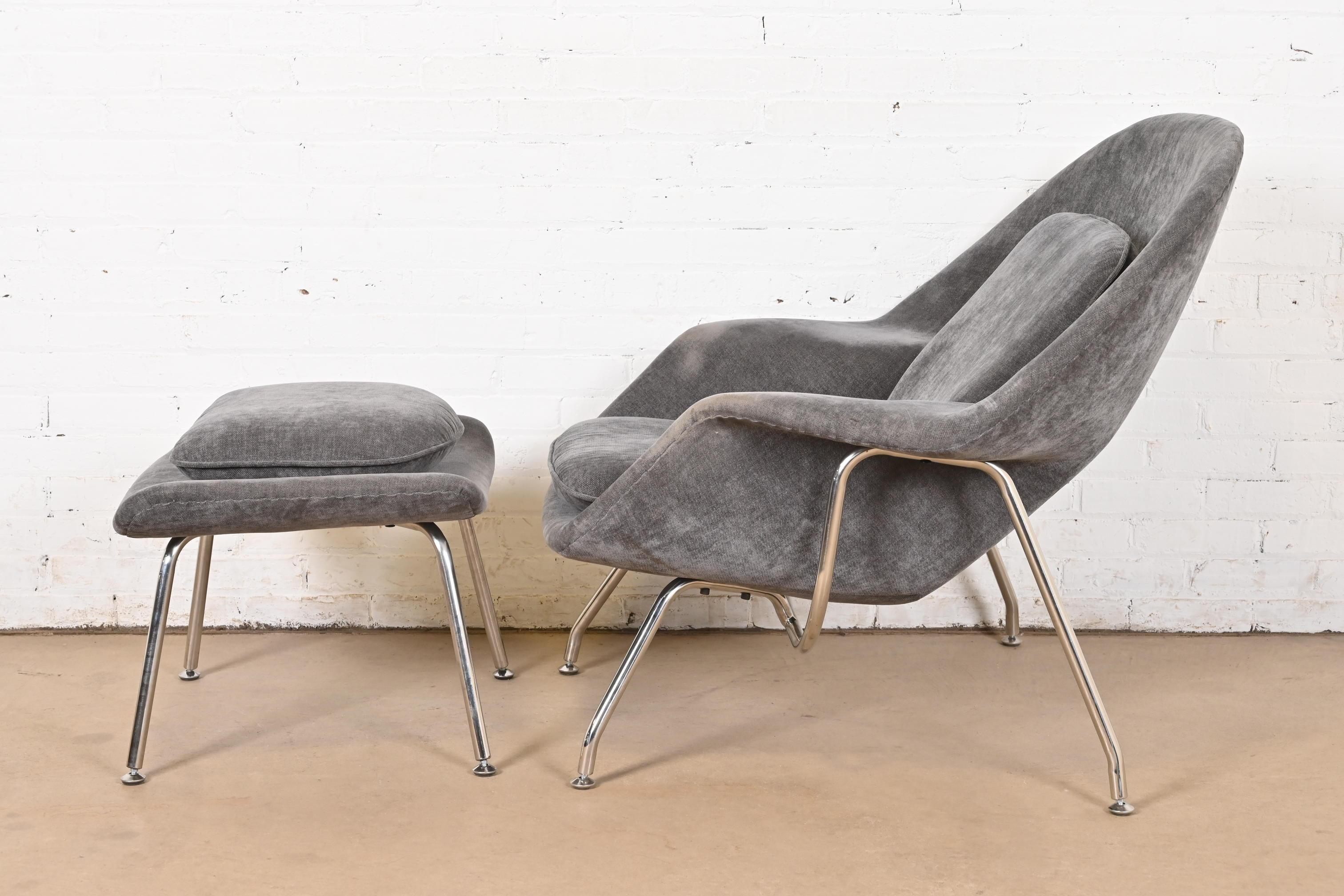 Silla y otomana Eero Saarinen de mediados del siglo XX en venta 5