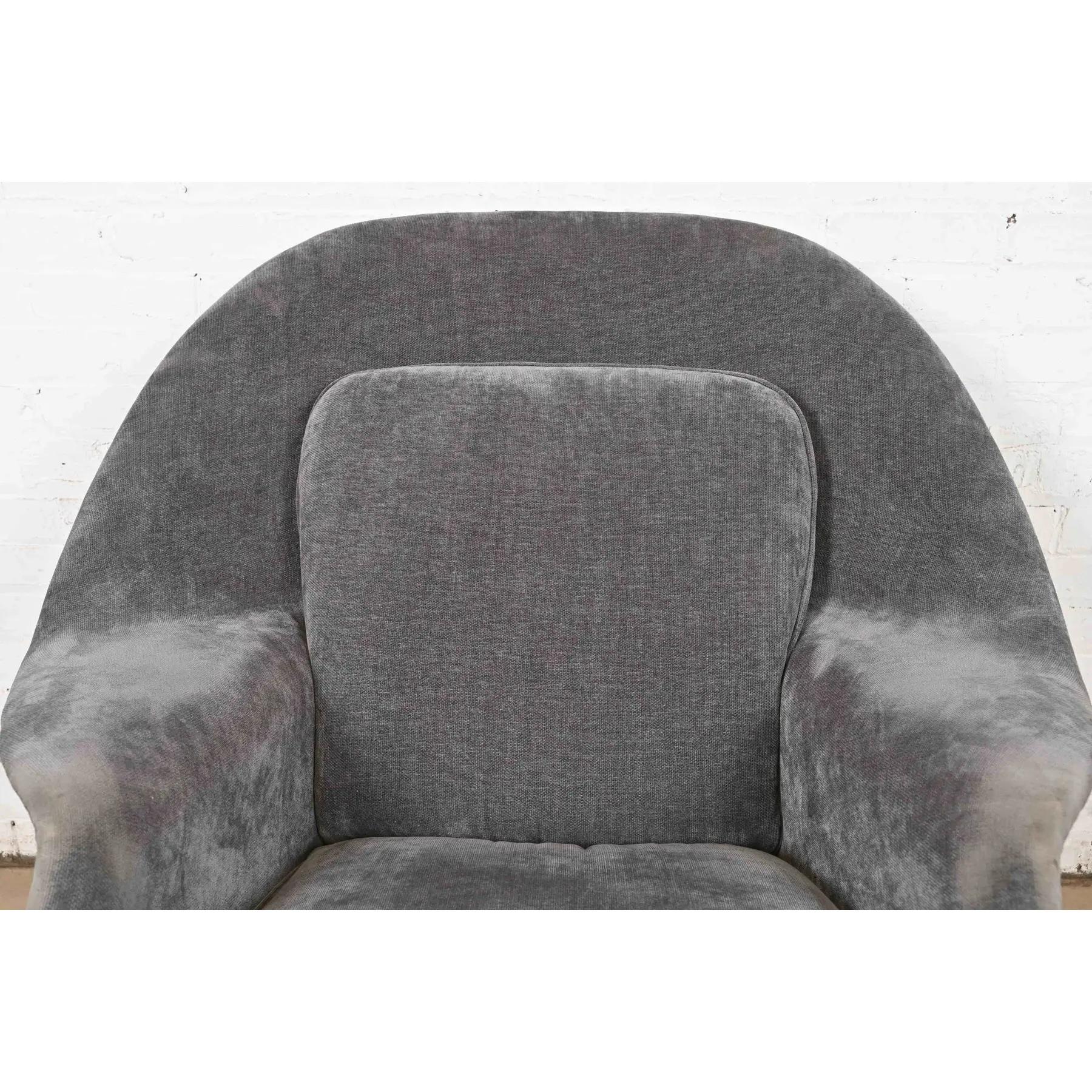 Silla y otomana Eero Saarinen de mediados del siglo XX en venta 2