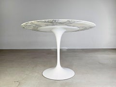 Eero Saarinen Esstisch Tulpen-Marmor Knoll Intenational II, Mitte des Jahrhunderts
