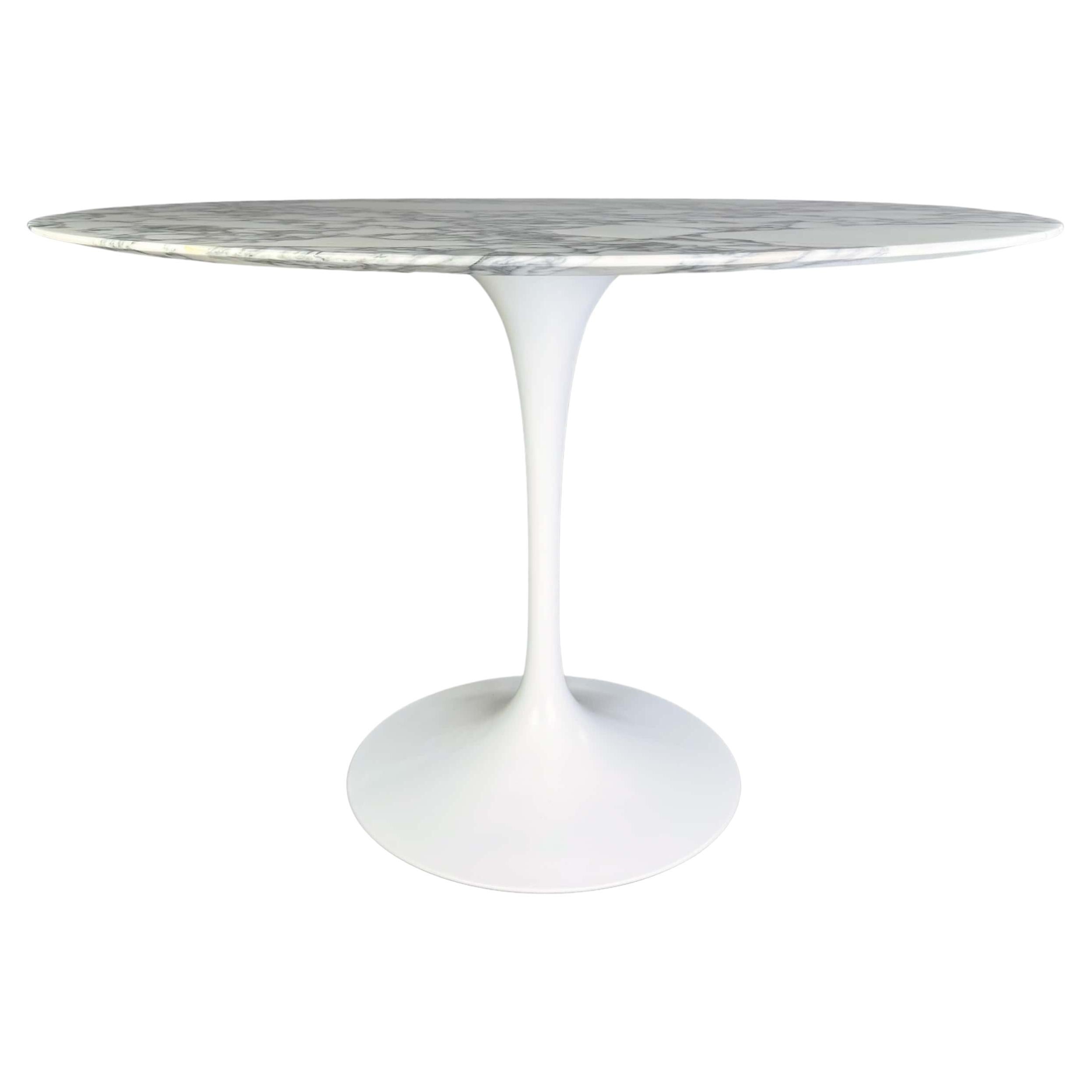 Eero Saarinen Esstisch Mediados de Siglo Tulipán Marmor Knoll Intenational II en venta