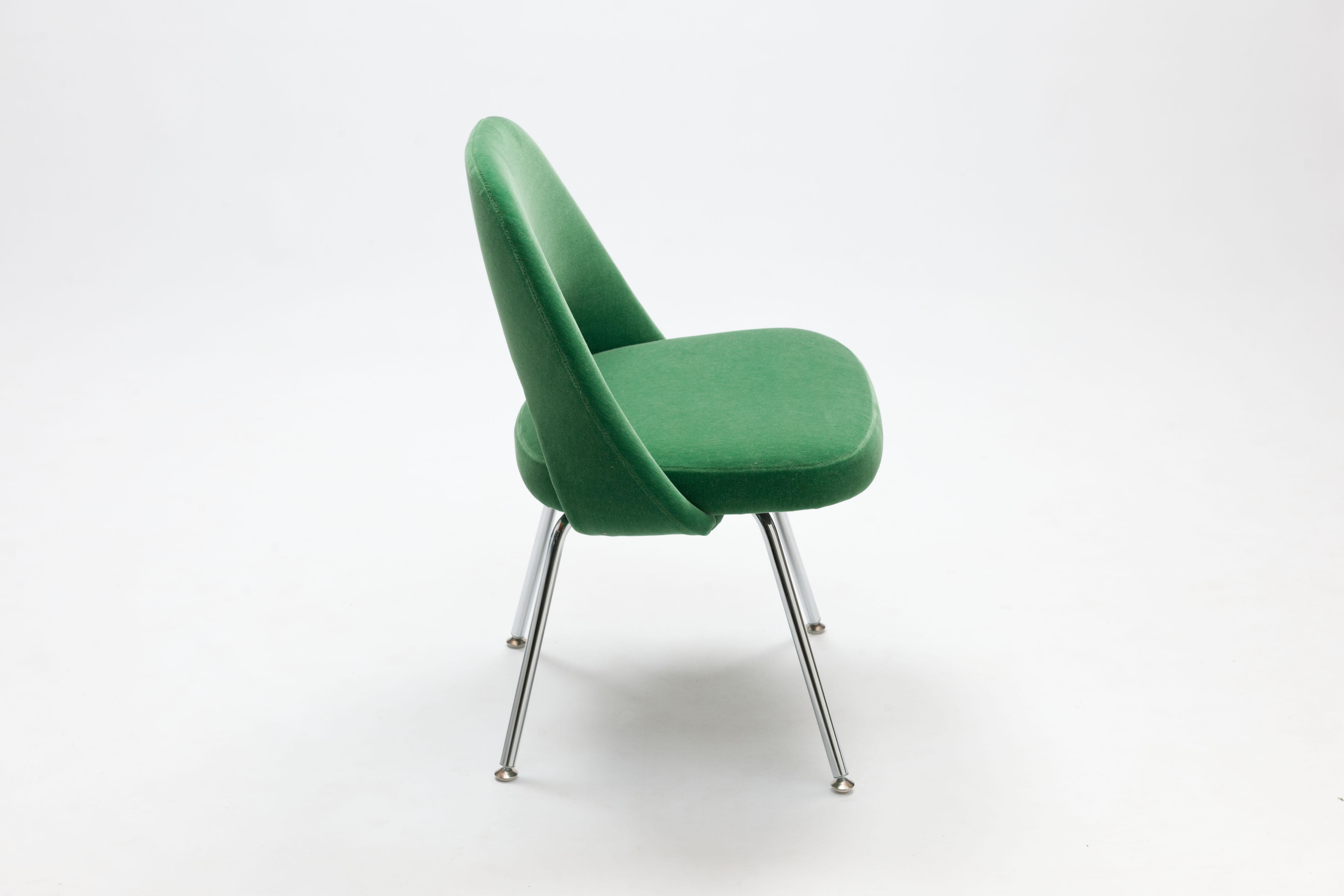 Eero Saarinen Model 72, Executive Side Chair in Green Mohair Fabric by Knoll In Good Condition In Utrecht, NL