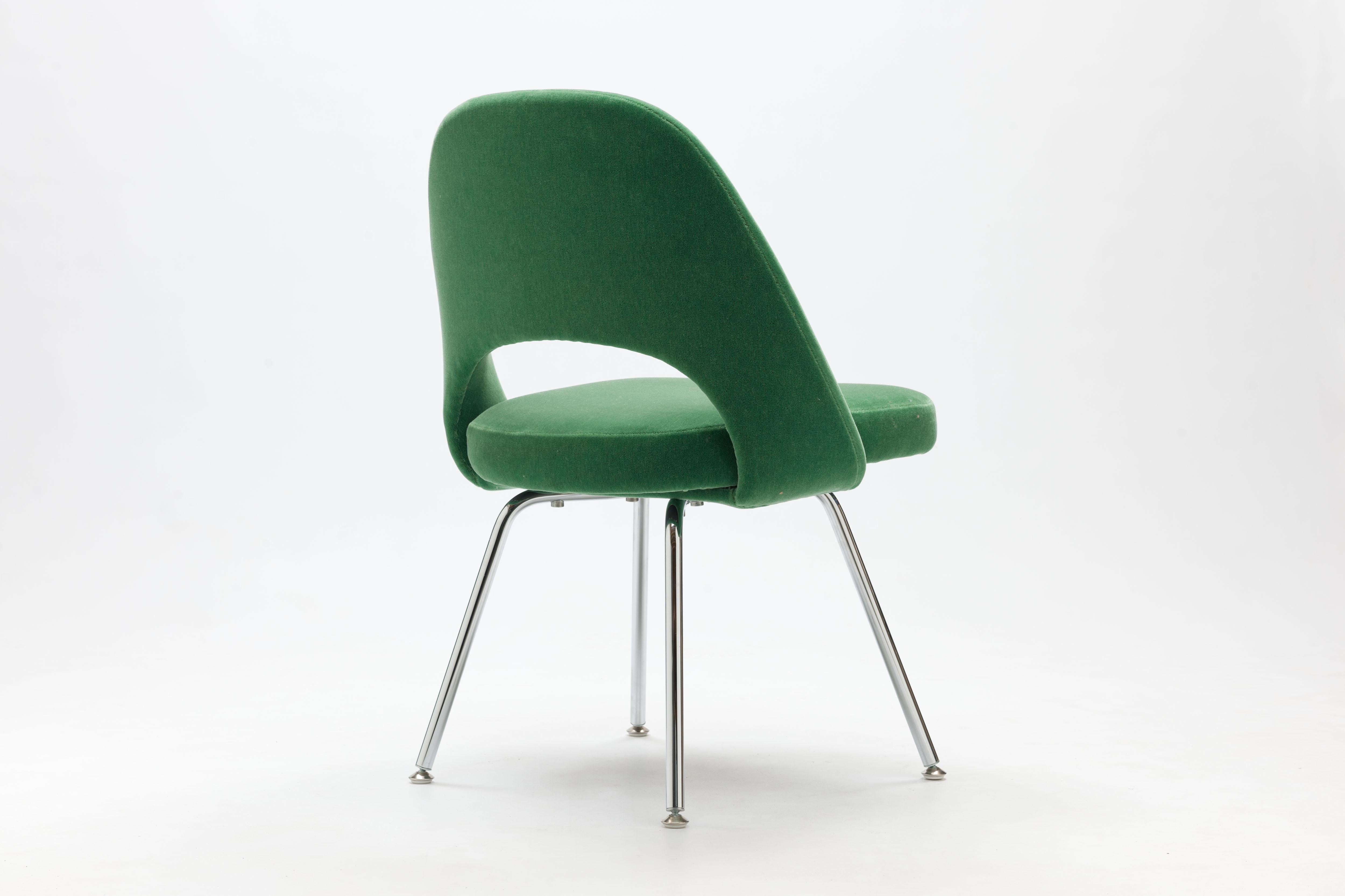 European Eero Saarinen Model 72, Executive Side Chair in Green Mohair Fabric by Knoll