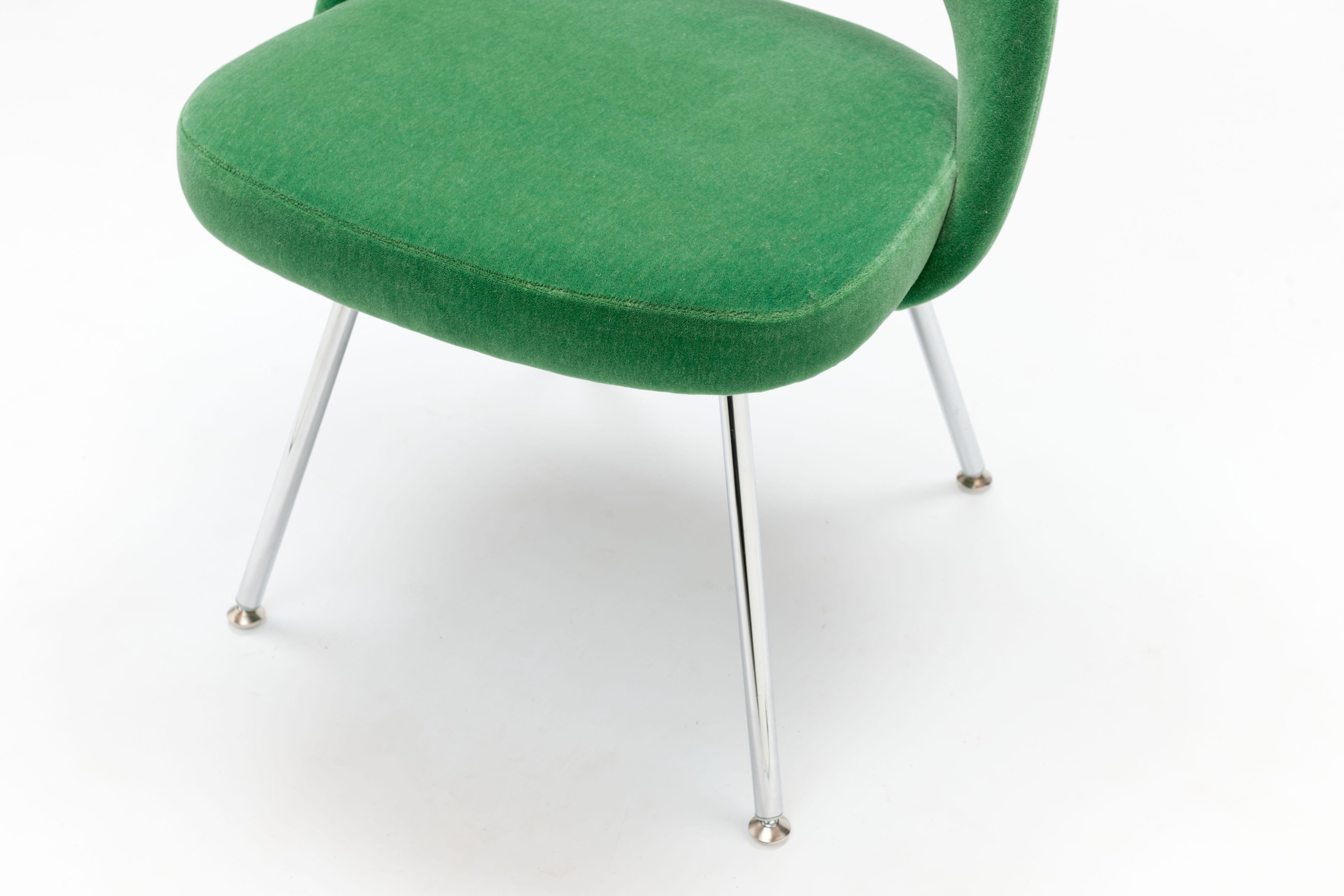 Eero Saarinen Model 72, Executive Side Chair in Green Mohair Fabric by Knoll 3