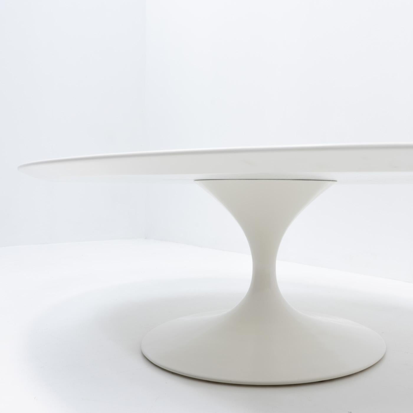 Tavolino ovale di Eero Saarinen per Knoll International, produzione svizzera anni '70 in vendita 3