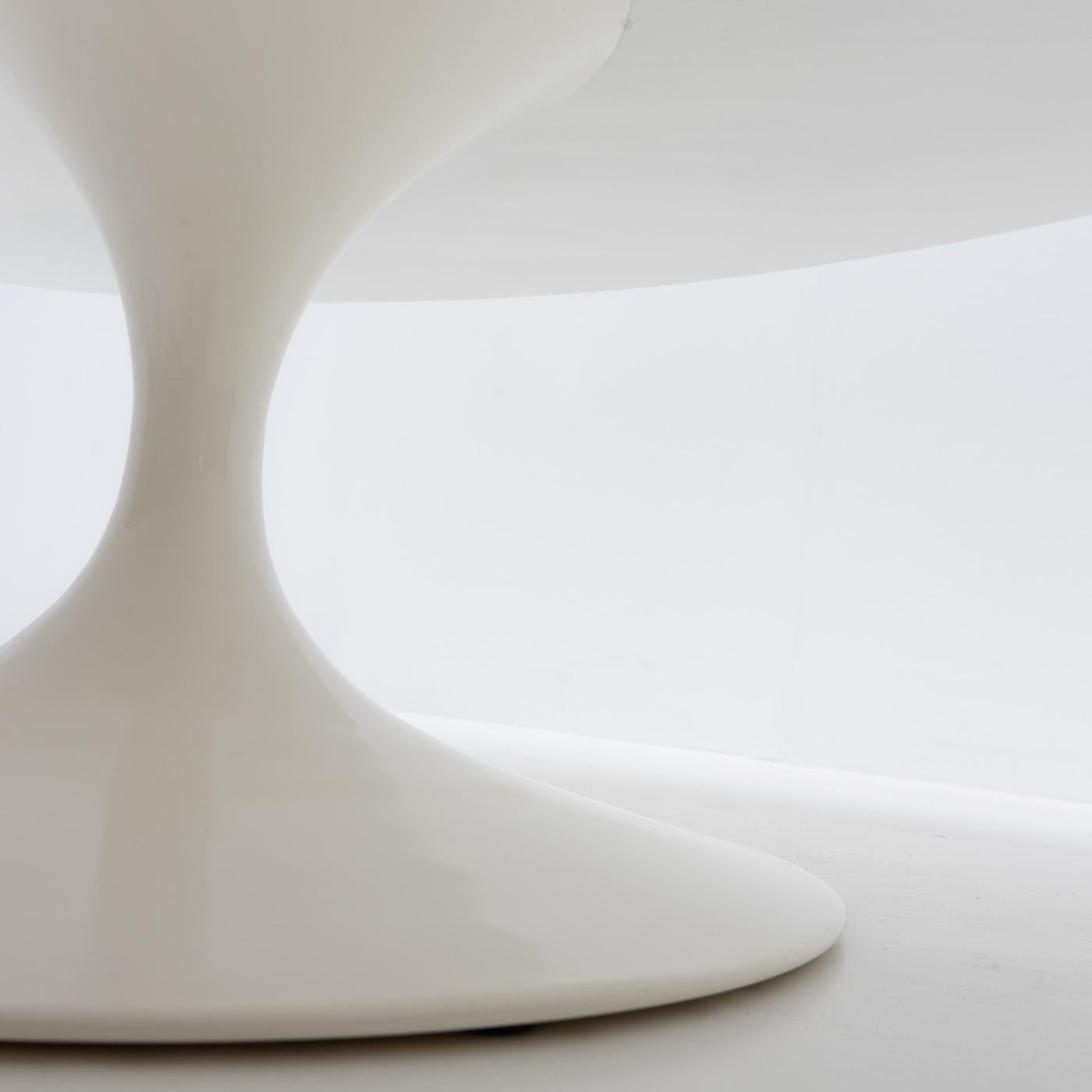 Tavolino ovale di Eero Saarinen per Knoll International, produzione svizzera anni '70 in vendita 4