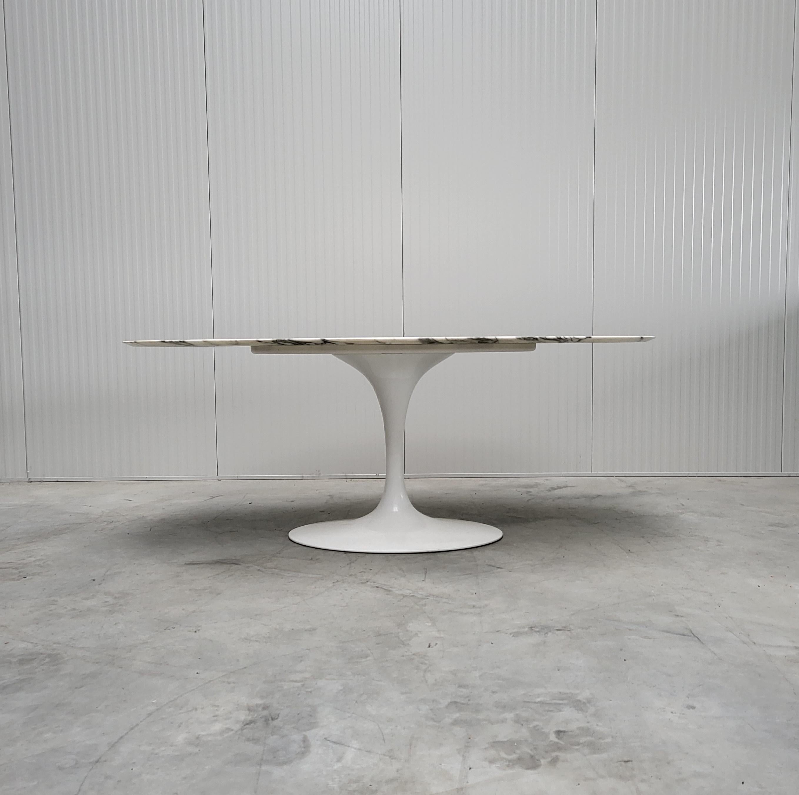 Eero Saarinen Oval Marble Tulip Dining Table by Knoll 2006 50th anniversary In Good Condition In Aachen, NW