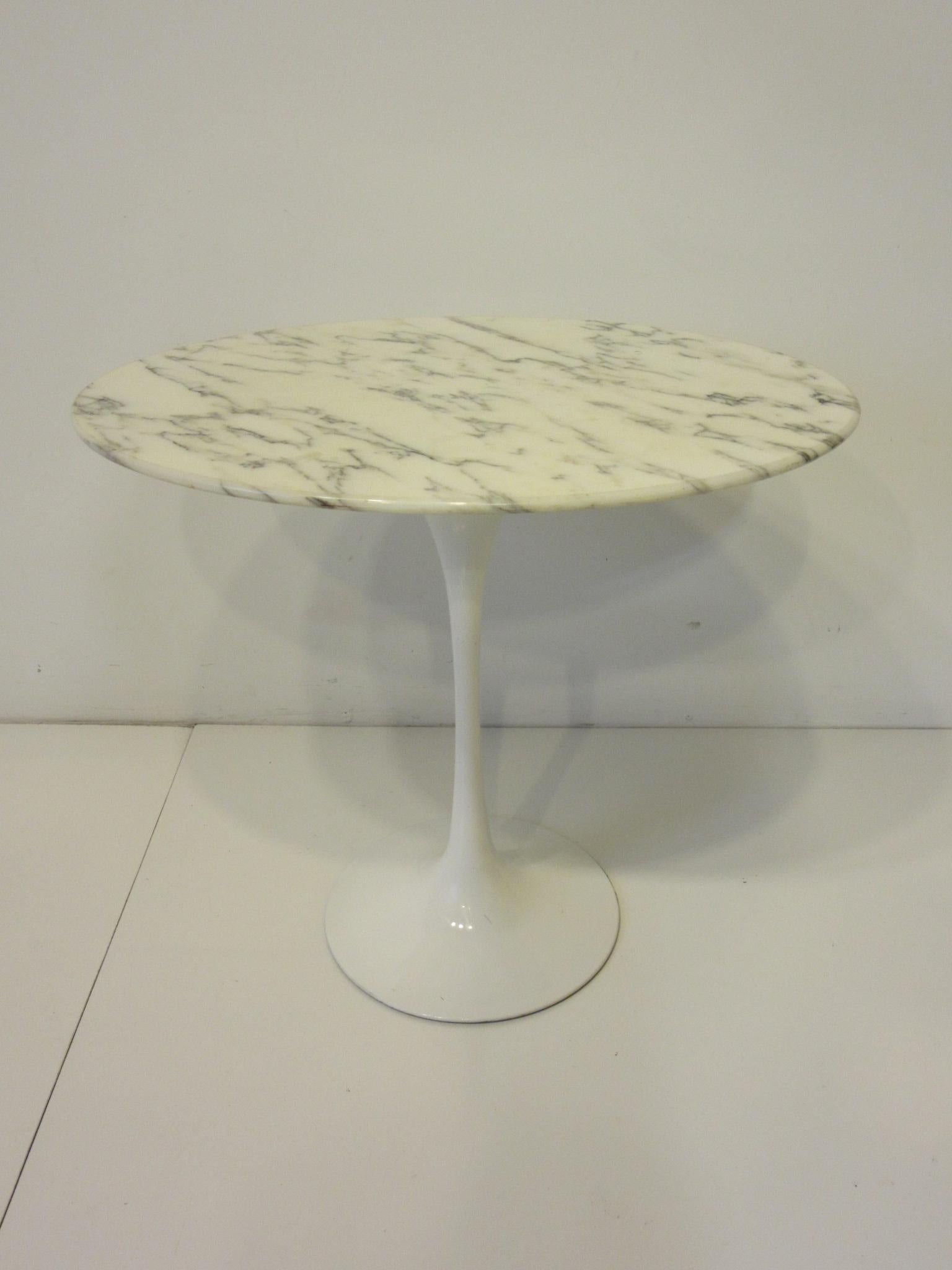 20th Century Eero Saarinen Oval Marble Tulip Side Table for Knoll