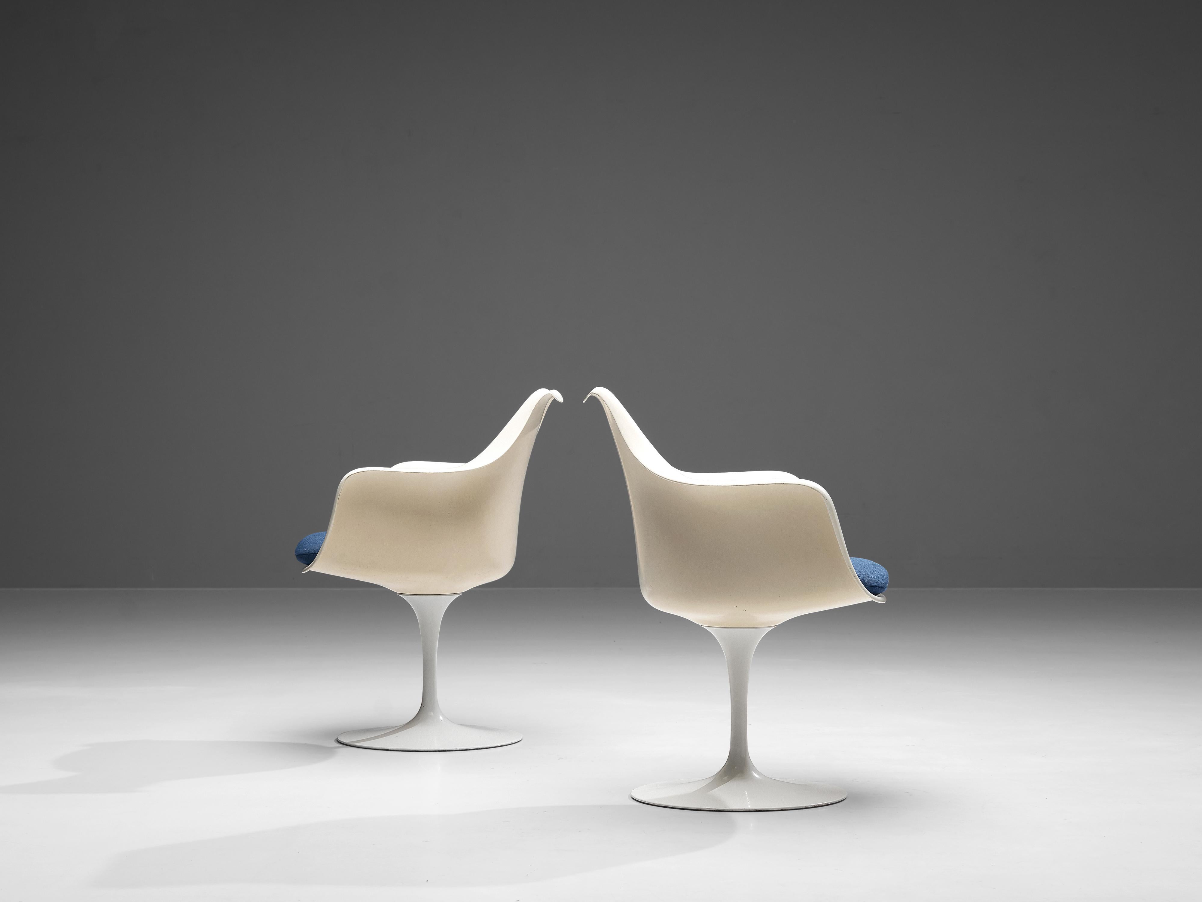 Metal Eero Saarinen Pair of 'Tulip' Dining Chairs in Blue Upholstery