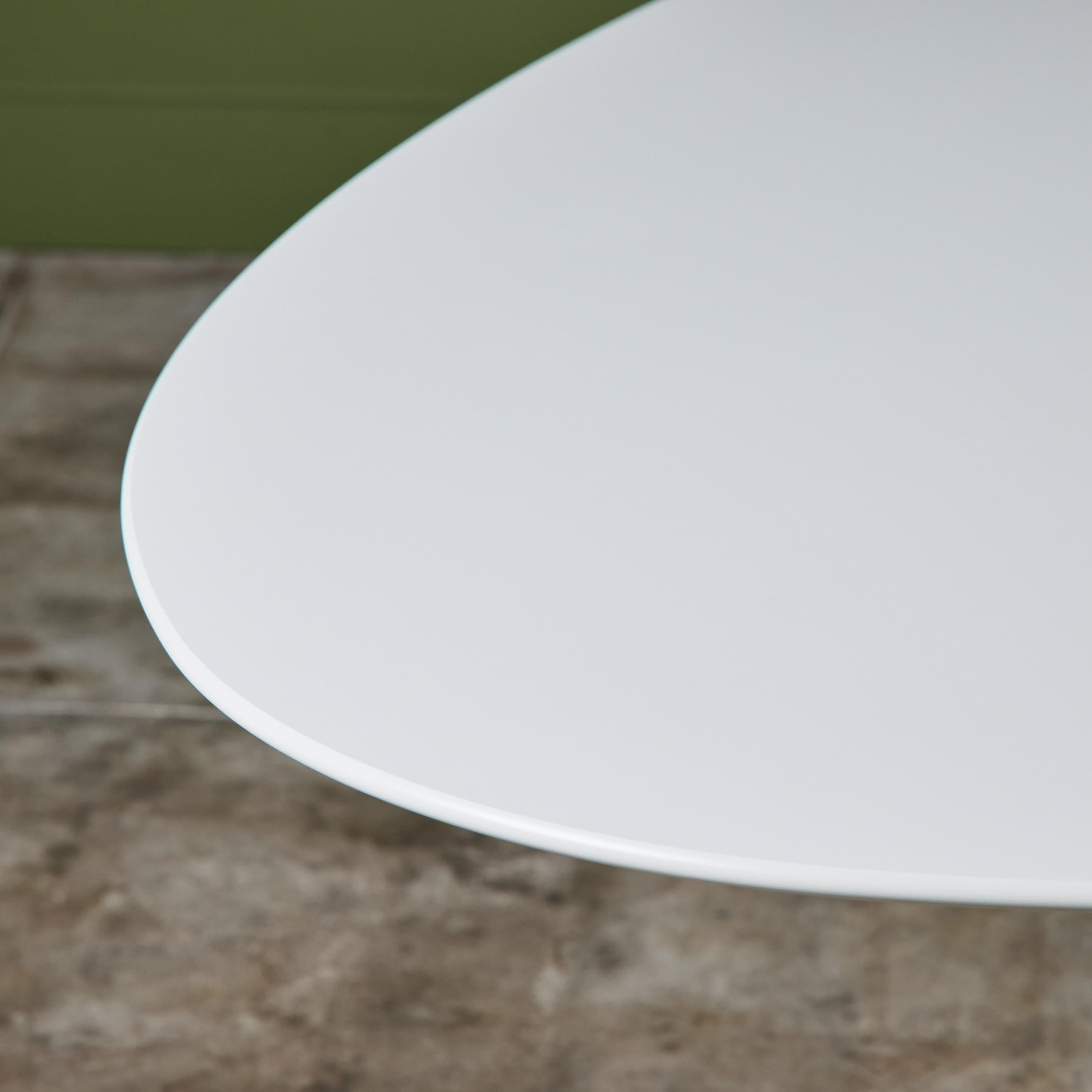 Mesa de comedor/escritorio con pedestal Eero Saarinen para Knoll International en venta 9