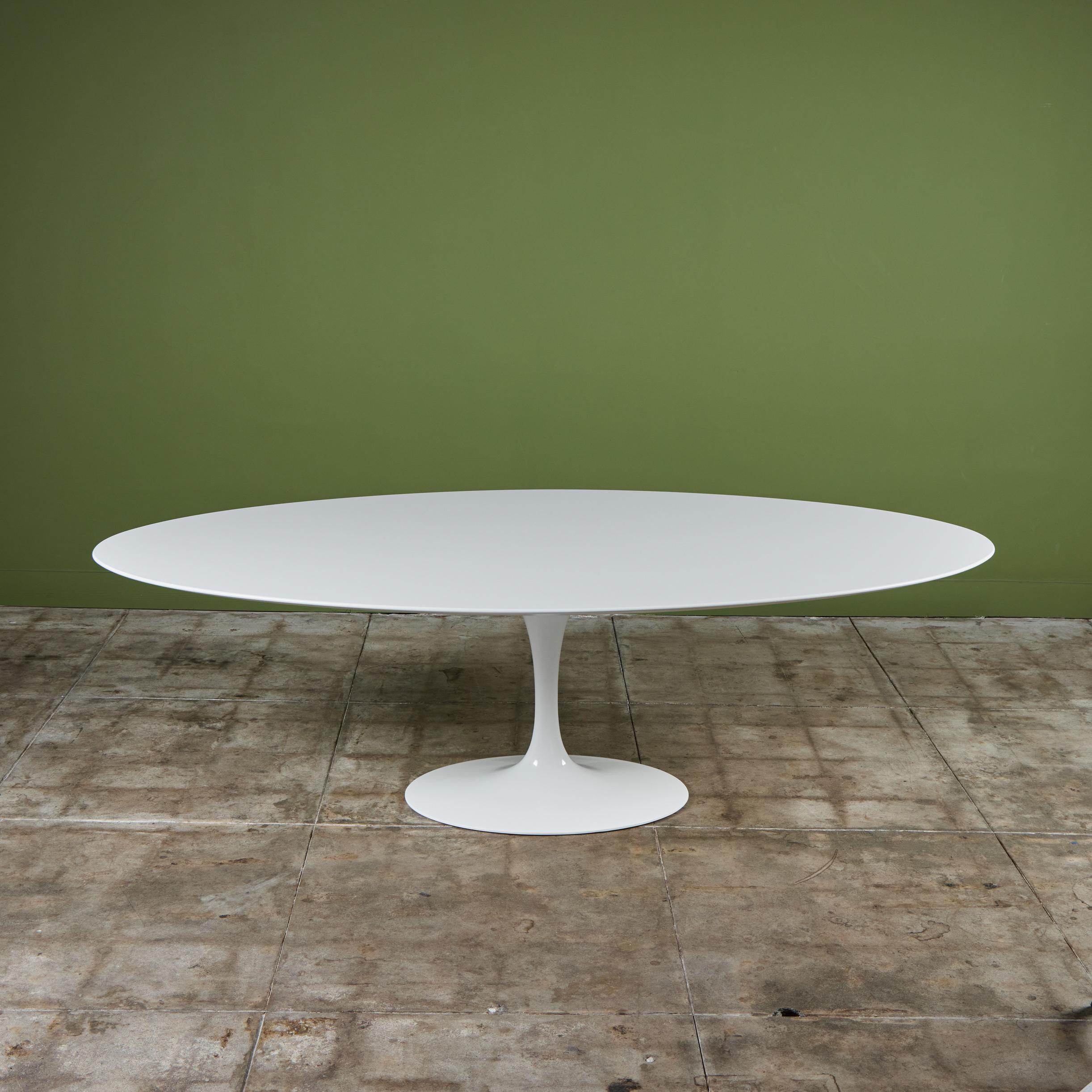 Mesa de comedor/escritorio con pedestal Eero Saarinen para Knoll International en Bueno estado para la venta en Los Angeles, CA