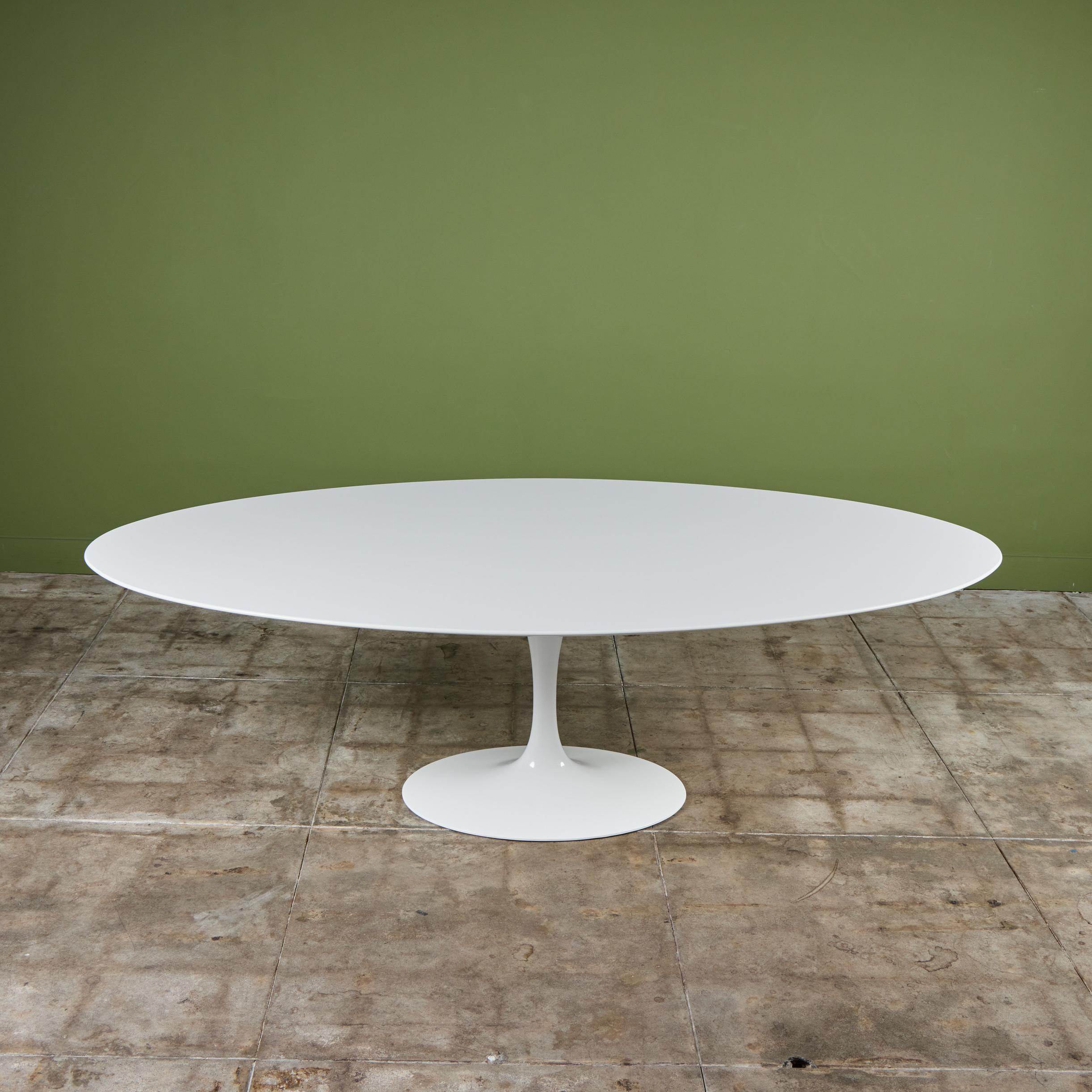 Mesa de comedor/escritorio con pedestal Eero Saarinen para Knoll International Aluminio en venta