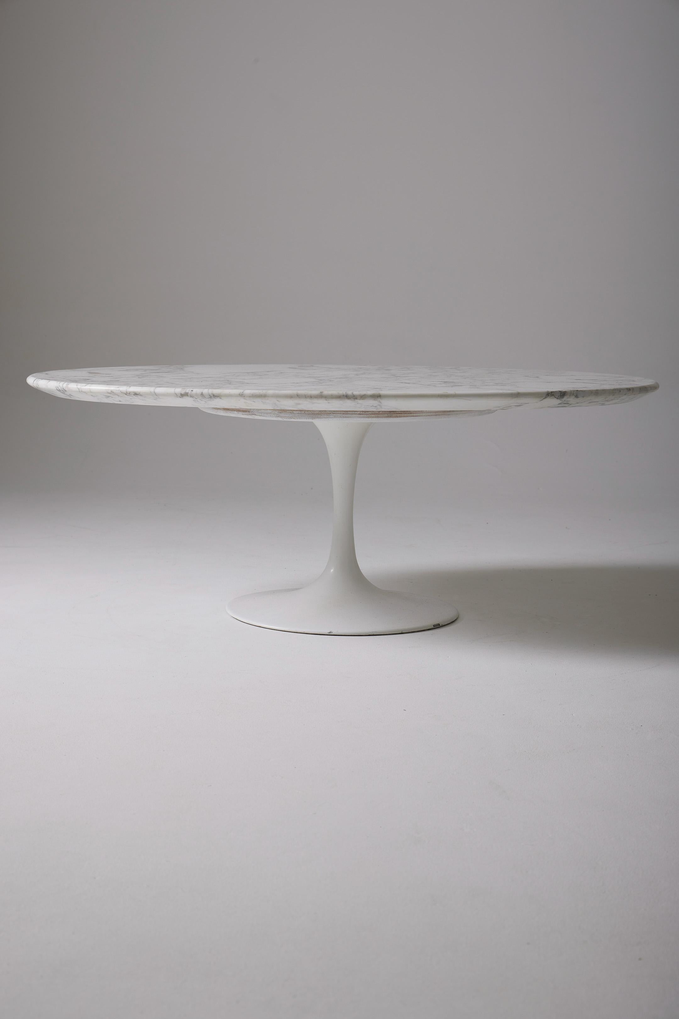 Marble Eero Saarinen Pedestal Table For Sale