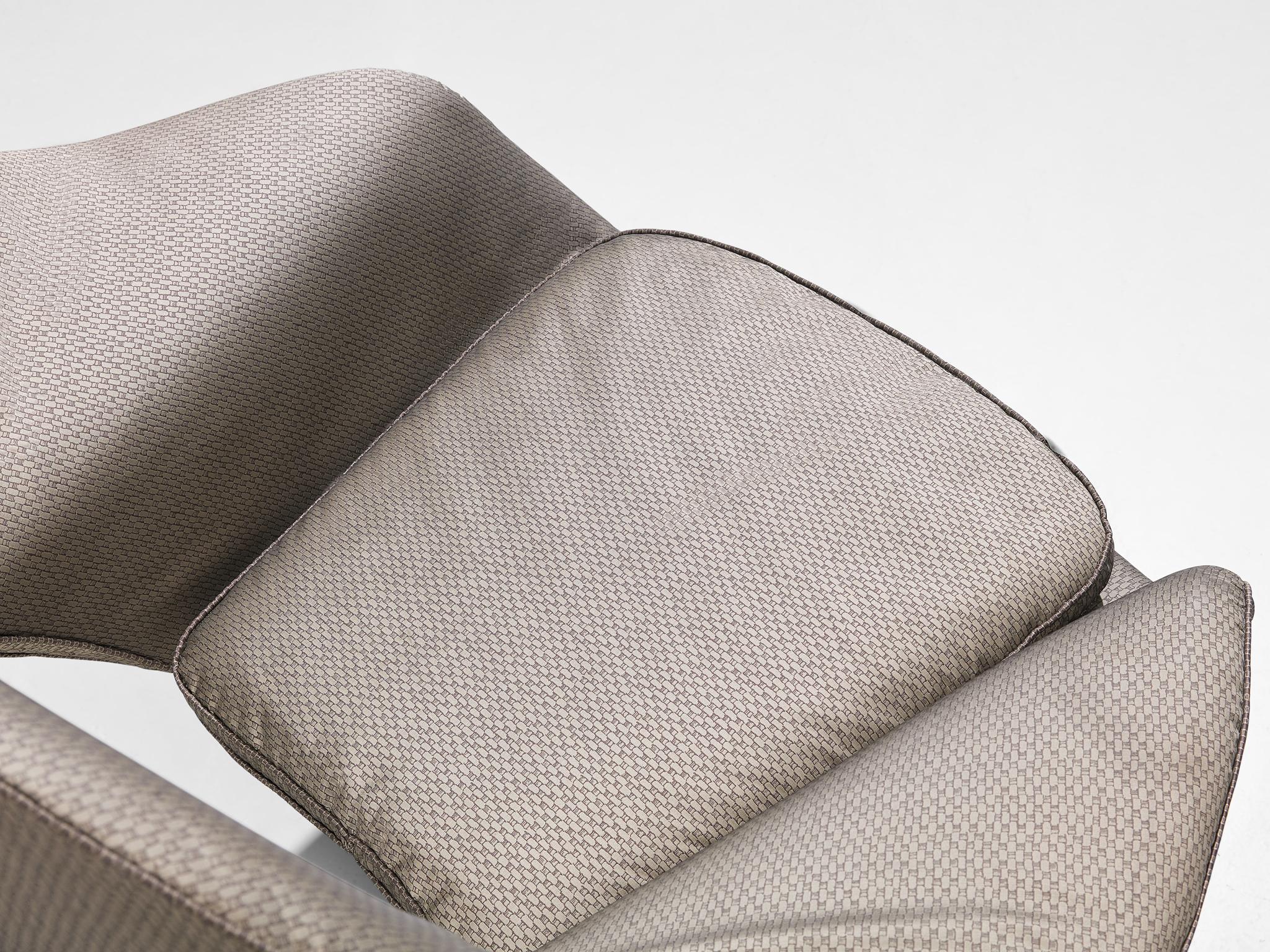Rare et ancienne chaise « Femme » d'Eero Saarinen en tissu gris et métal en vente 3
