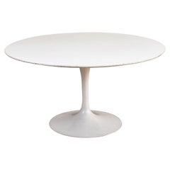 Vintage Eero Saarinen White Round Pedestal Dining Table in Aluminium and Laminate