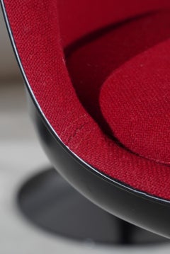 Eero Saarinen, Set of 4 Fully Upholstered Tulip Chairs by Knoll International