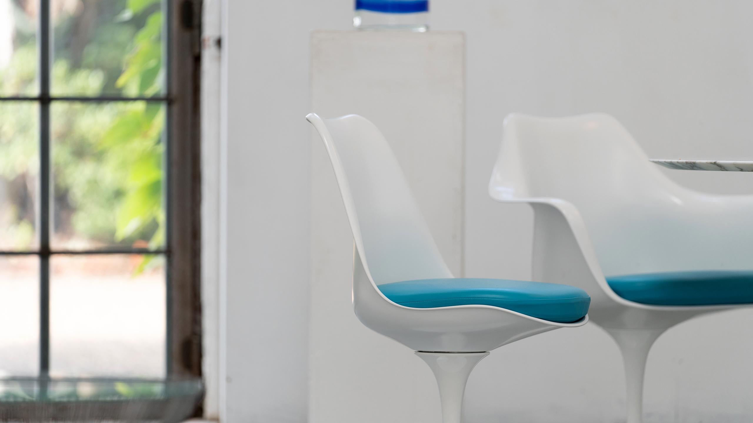 Eero Saarinen, Set of 4 Tulip Chair by Knoll International in Turquoise-Blue 2