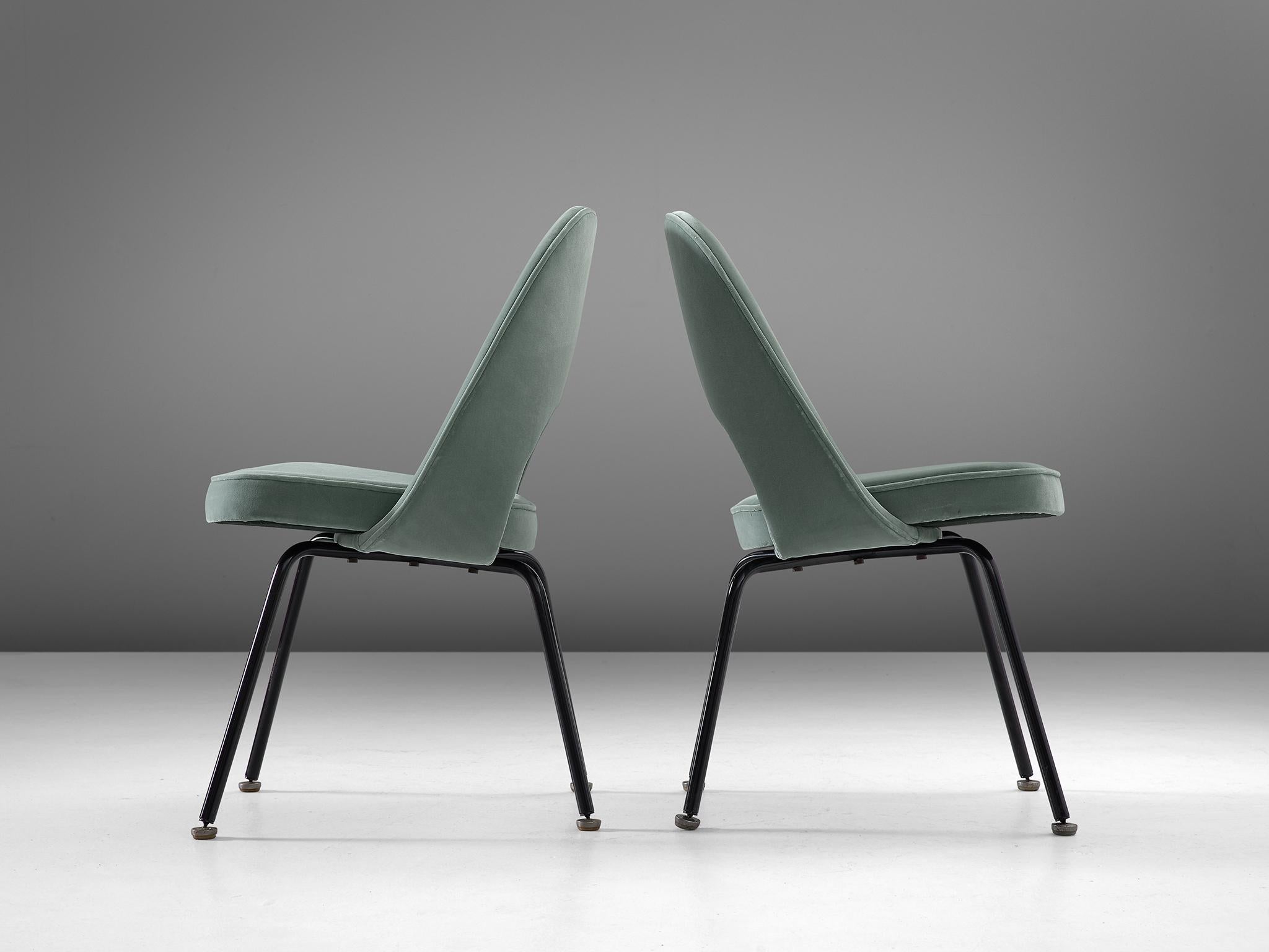 Eero Saarinen Set of Eight Customized Dining Chairs In Good Condition In Waalwijk, NL