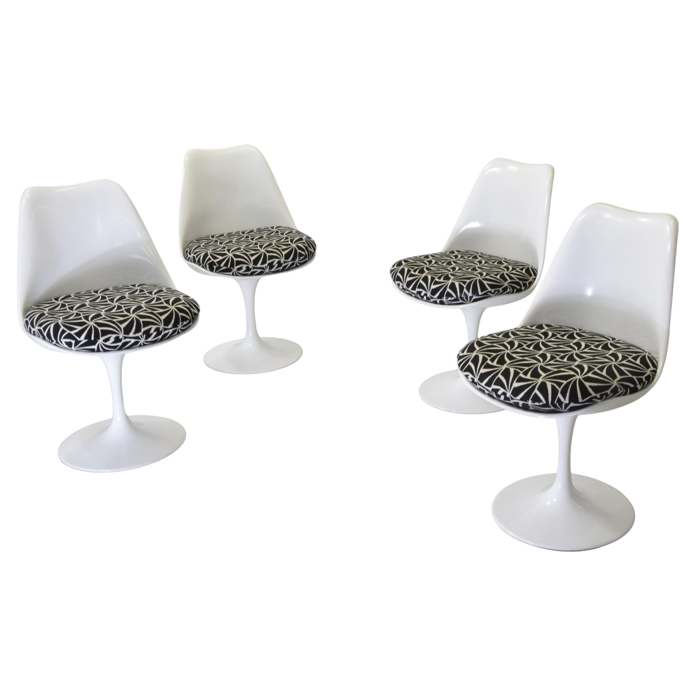 Ensemble de quatre chaises Tulip des années 1970, Eero Saarinen