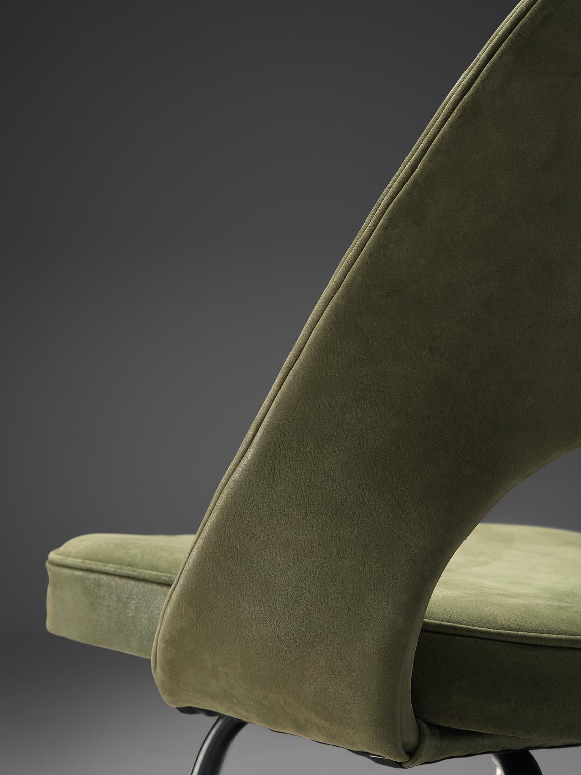 Eero Saarinen Set of Six Chairs in Moss Green Suede In Good Condition In Waalwijk, NL