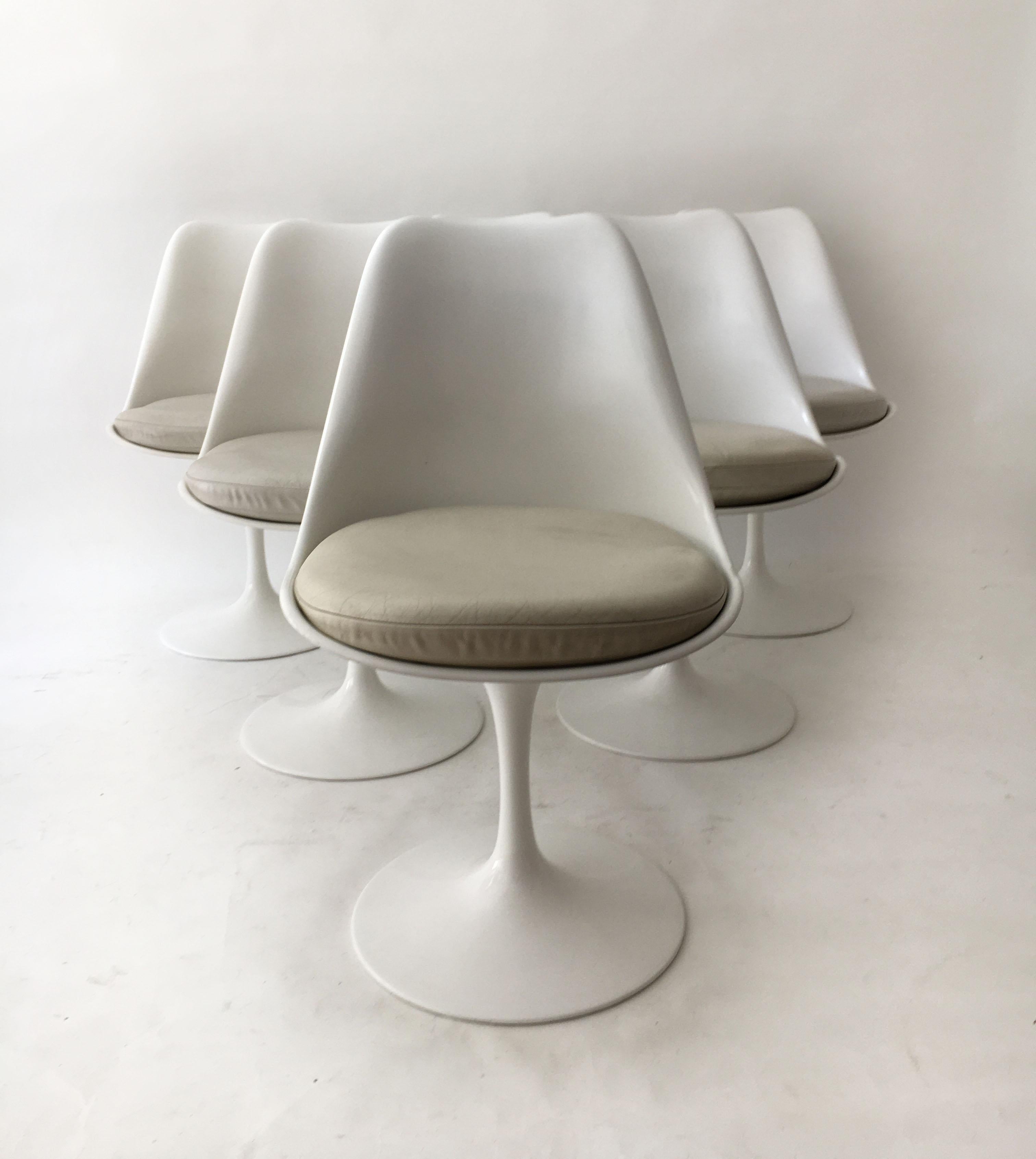 Late 20th Century Eero Saarinen Set of Six Tulip Armless Swivel Chairs, Leather Seats, Knoll 1970s