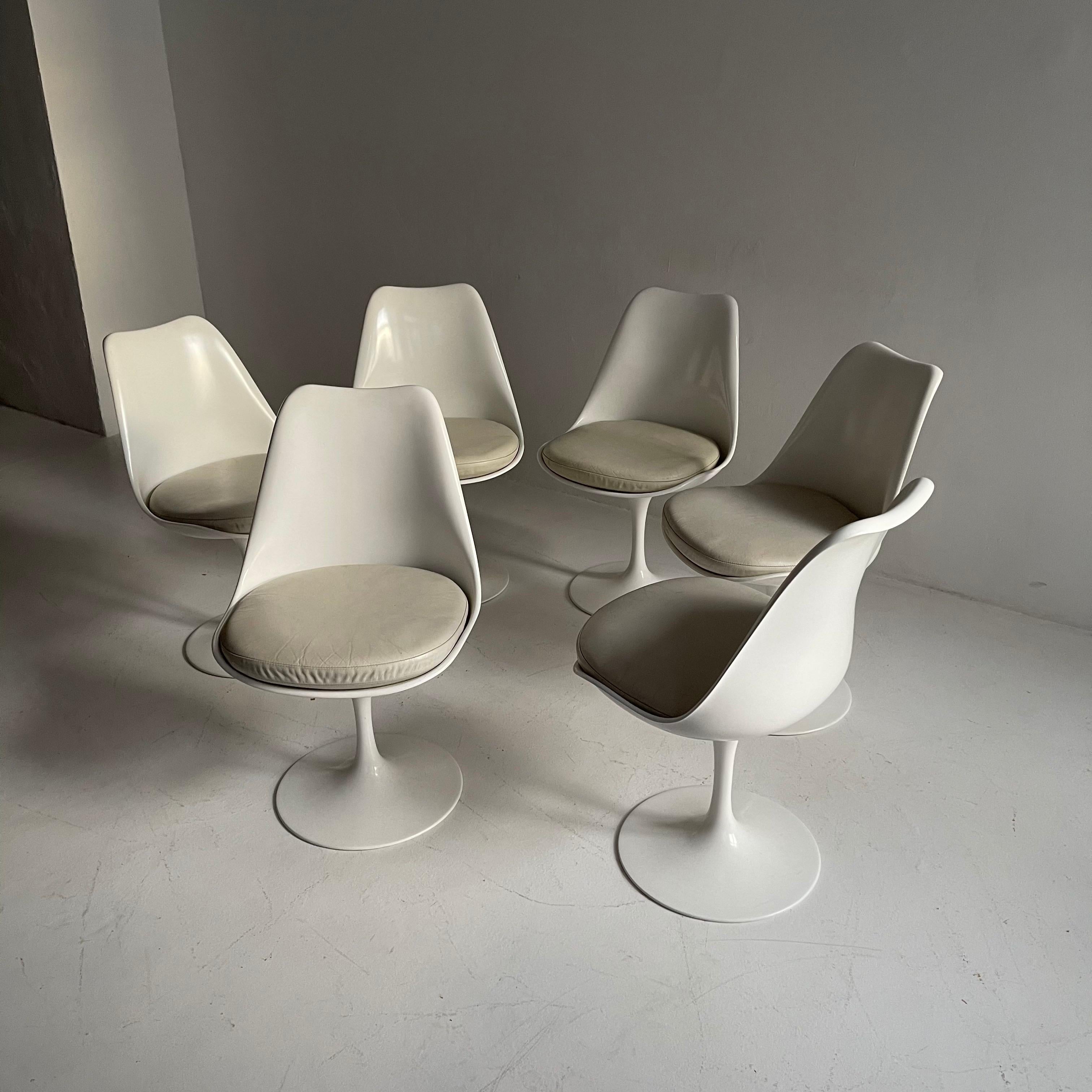 Italian Eero Saarinen Set of Six Tulip Swivel Chairs Original Leather Seats, Knoll 1970s