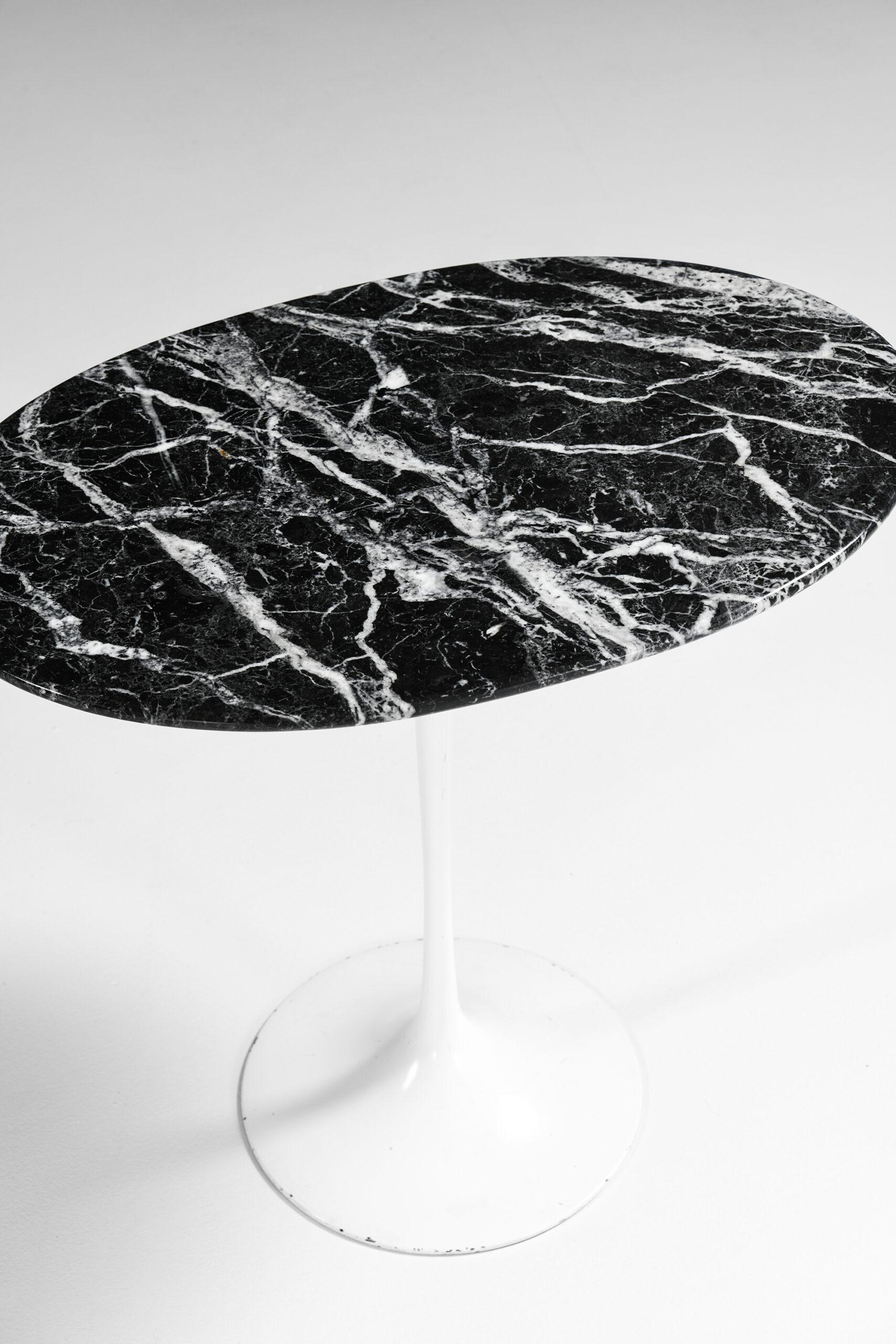 American Eero Saarinen Side Table Produced by Knoll International For Sale