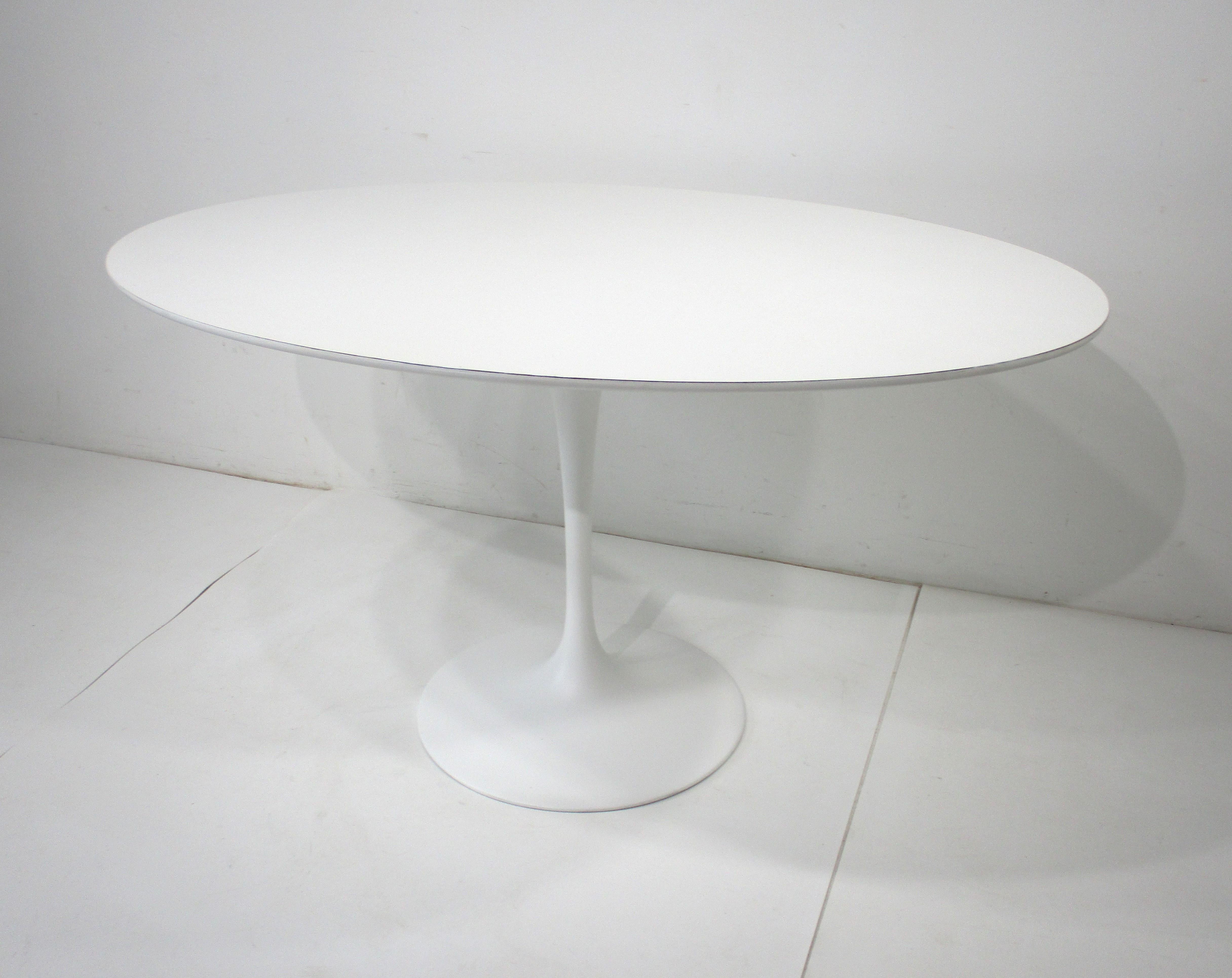 American Eero Saarinen Small Oval Tulip Dining Table or Desk for Knoll