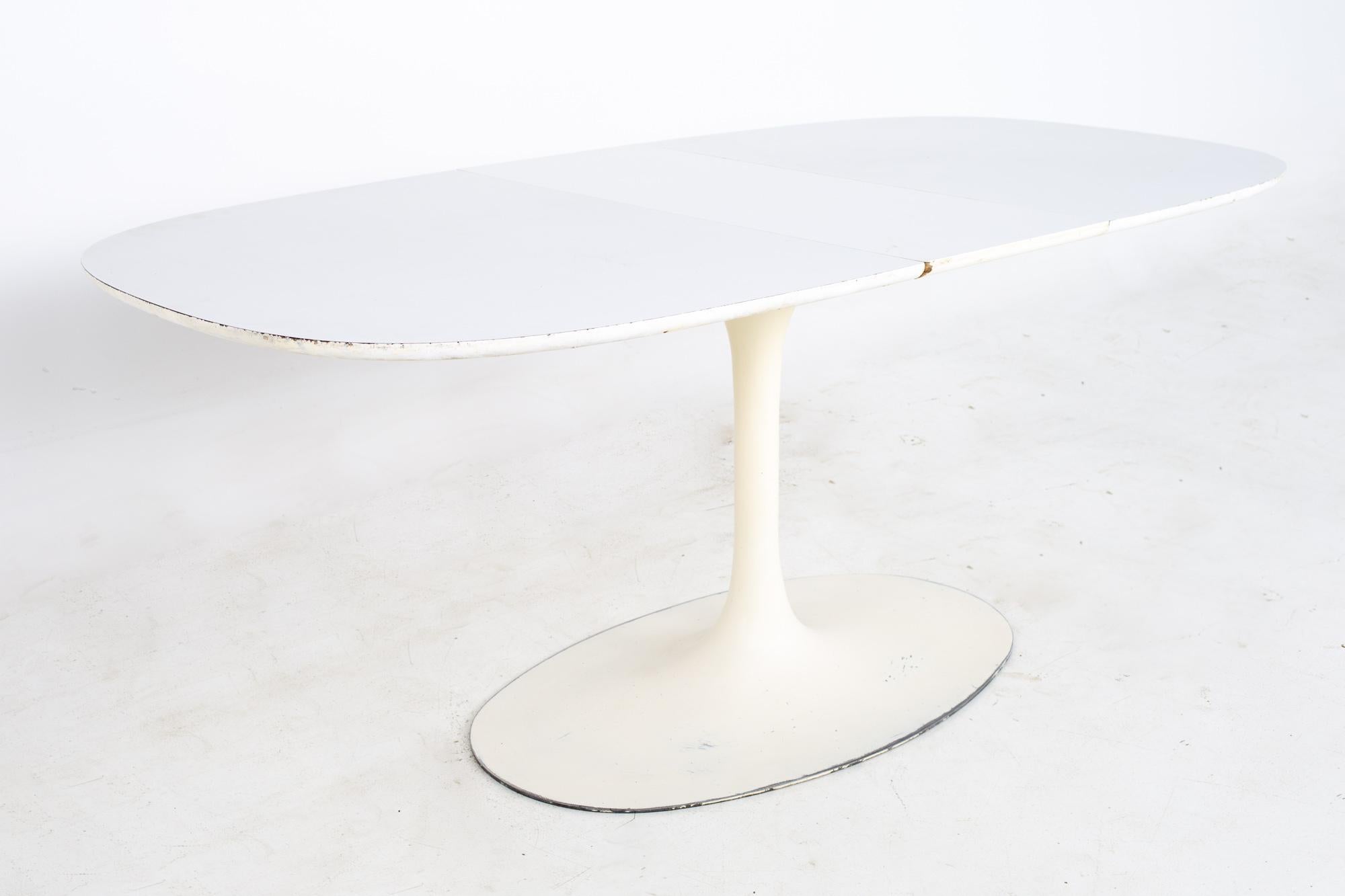 Late 20th Century Eero Saarinen Style Burke Mid Century Expanding Oval Tulip Base Dining Table