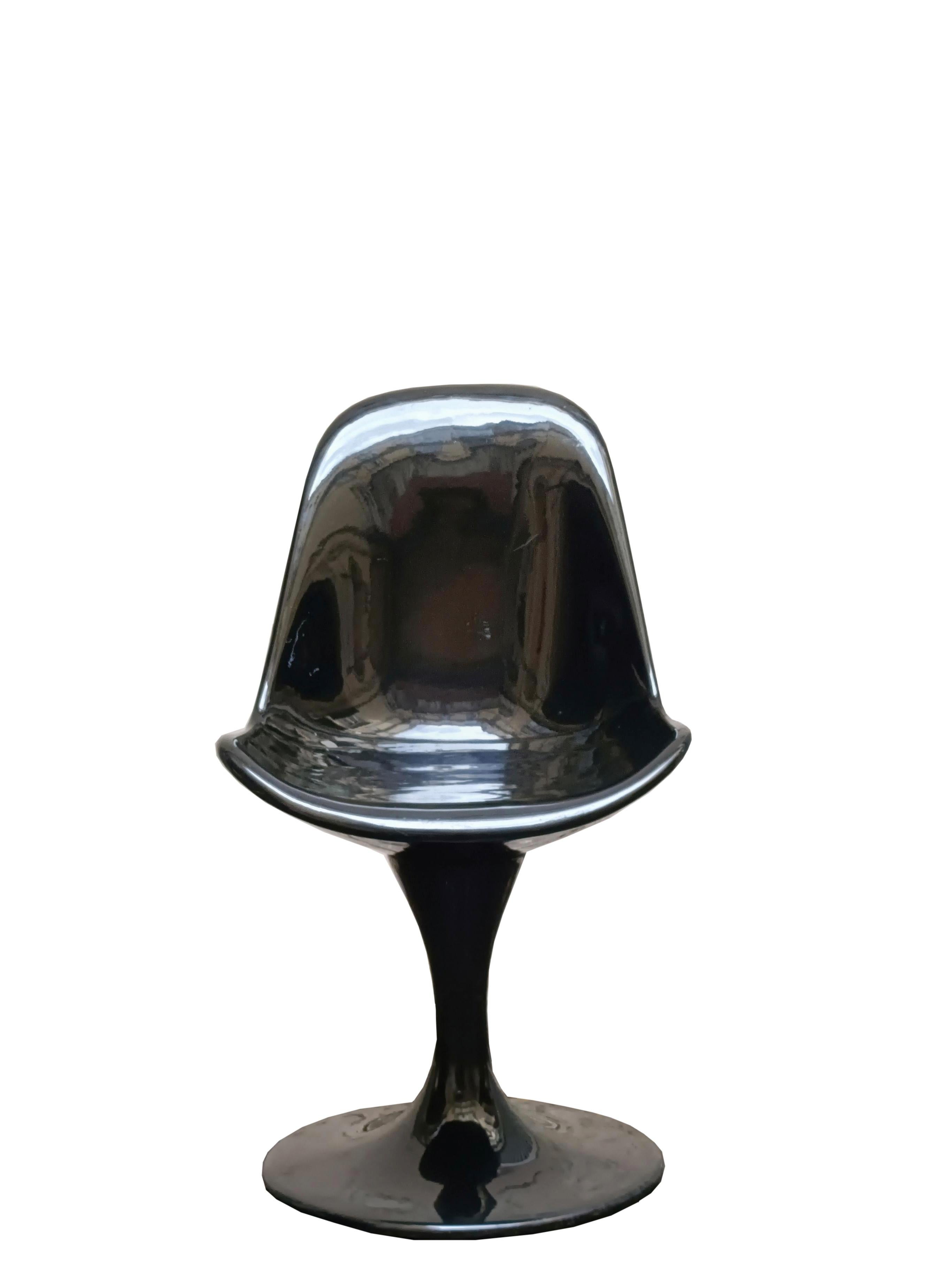 Late 20th Century Ensemble de 3 chaises de salle à manger noires de style Eero Saarinen, modèle Tulip, Italie, années 1970 en vente