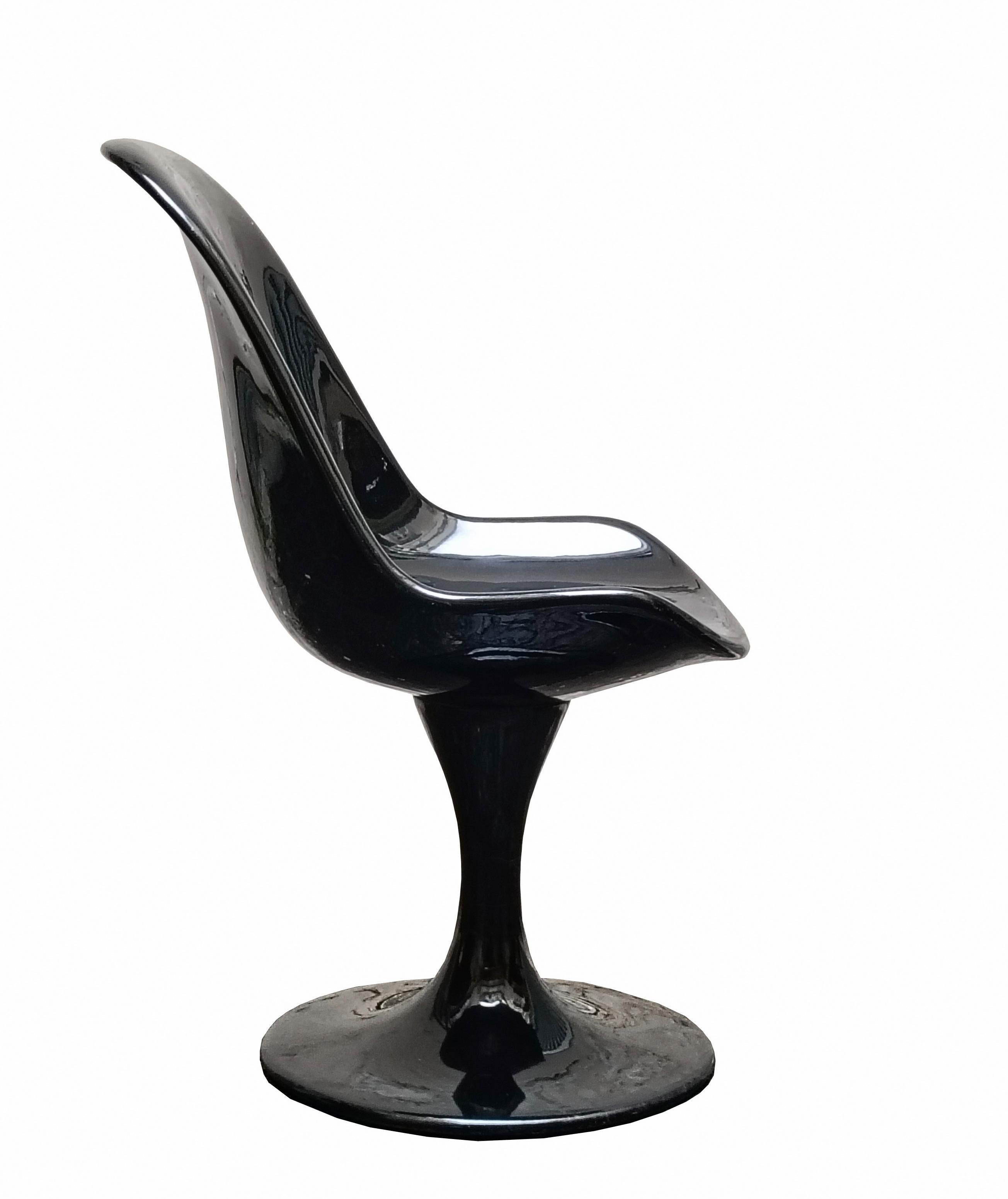 Aluminium Ensemble de 3 chaises de salle à manger noires de style Eero Saarinen, modèle Tulip, Italie, années 1970 en vente