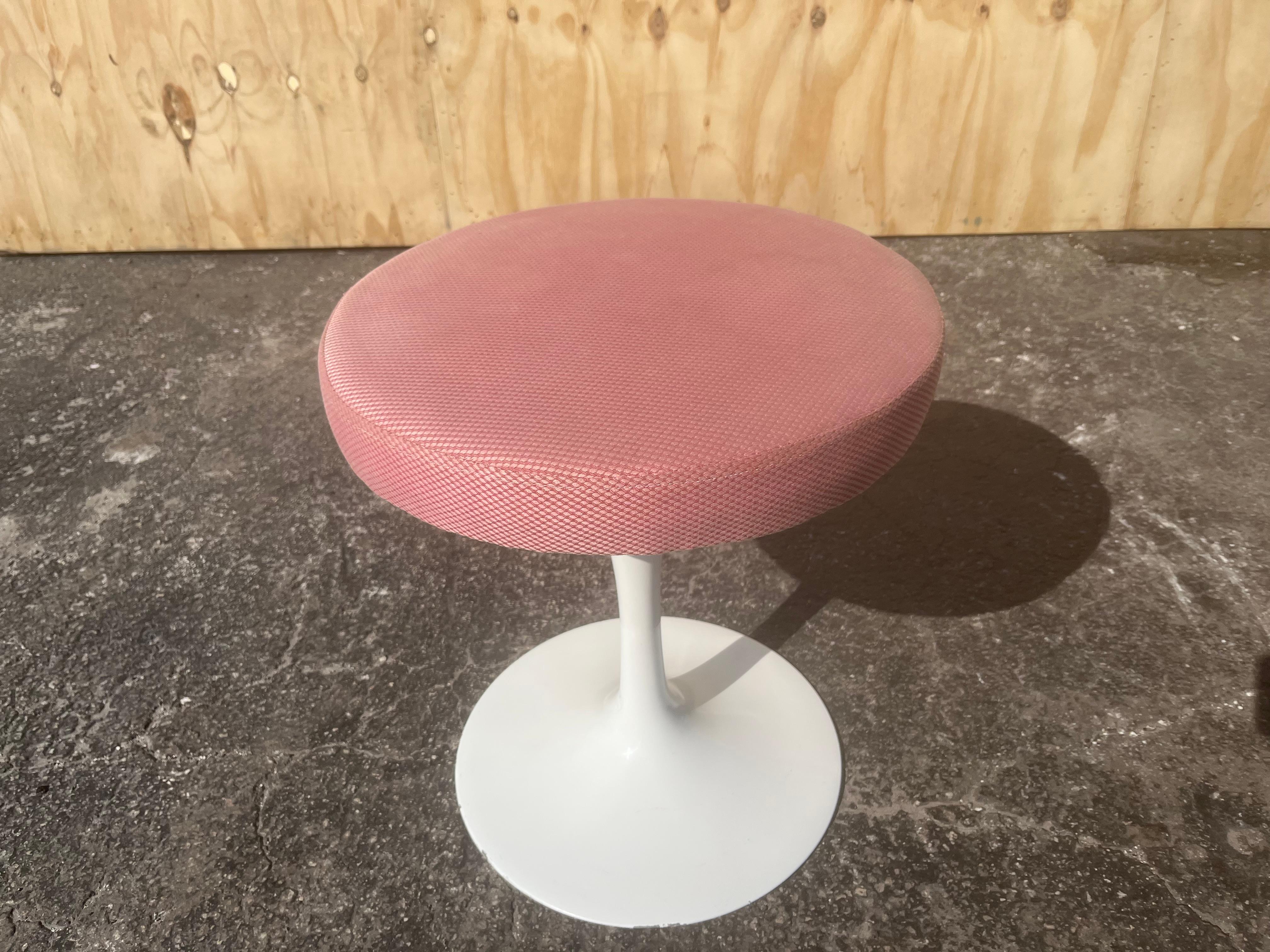 Tabouret tulipe pivotant Eero Saarinen de Knoll, rose en vente 7