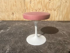 Drehbarer Tulpenhocker von Eero Saarinen von Knoll, Rosa