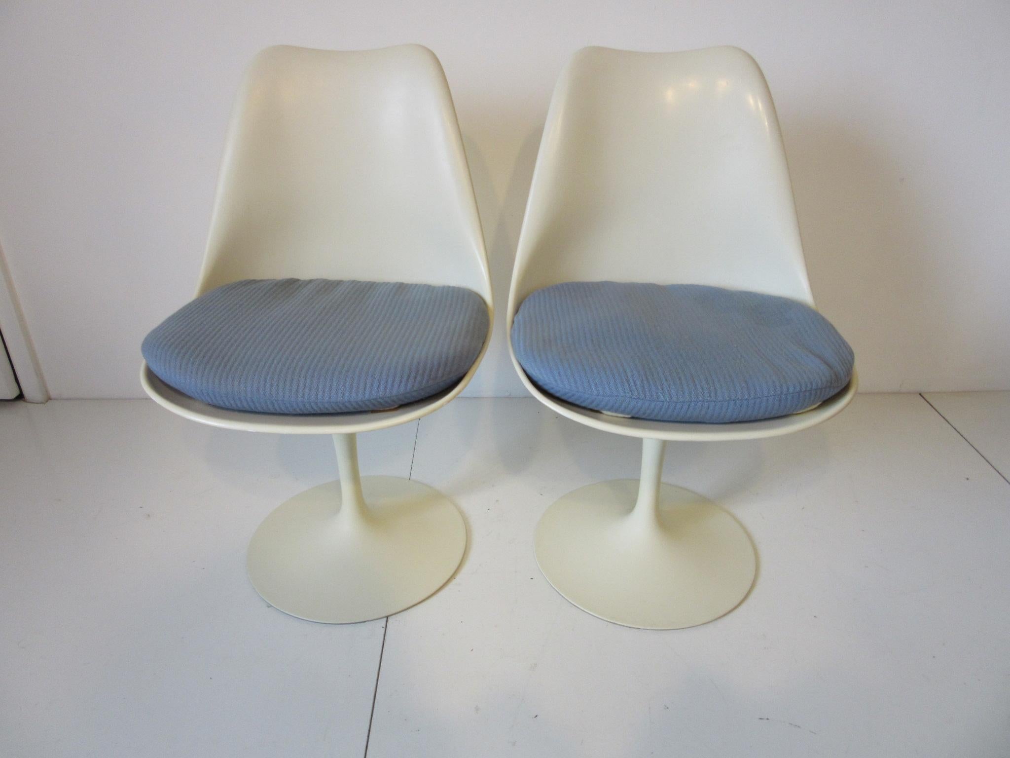 Eero Saarinen Swiveling Tulip Chairs for Knoll 1