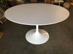 Table de salle à manger ronde « Tulipe » d'Eero Saarinen de 107 cm pour Knoll