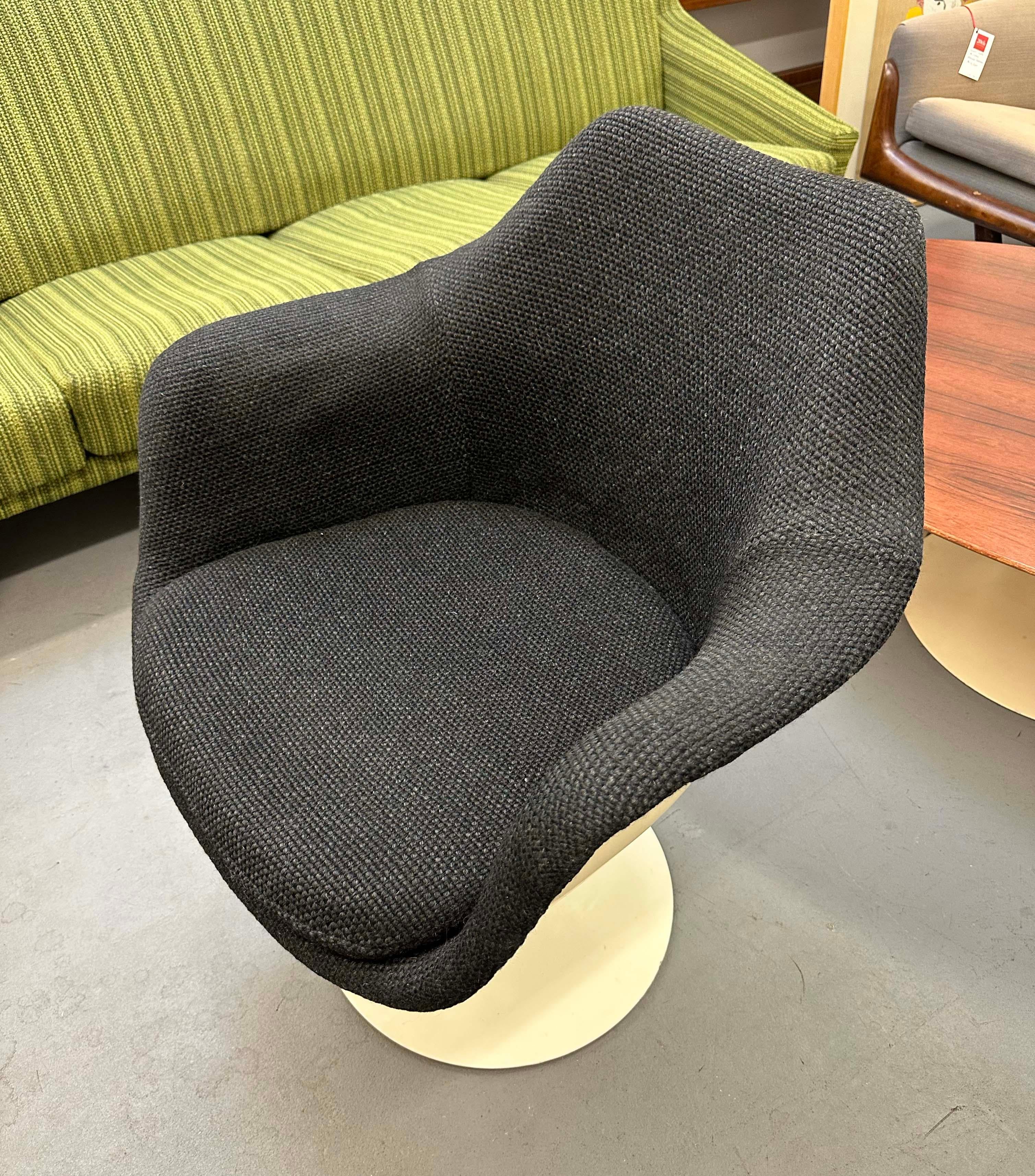 Metal Eero Saarinen Tulip Armchair for Knoll with Original Alexander Girard Upholstery For Sale