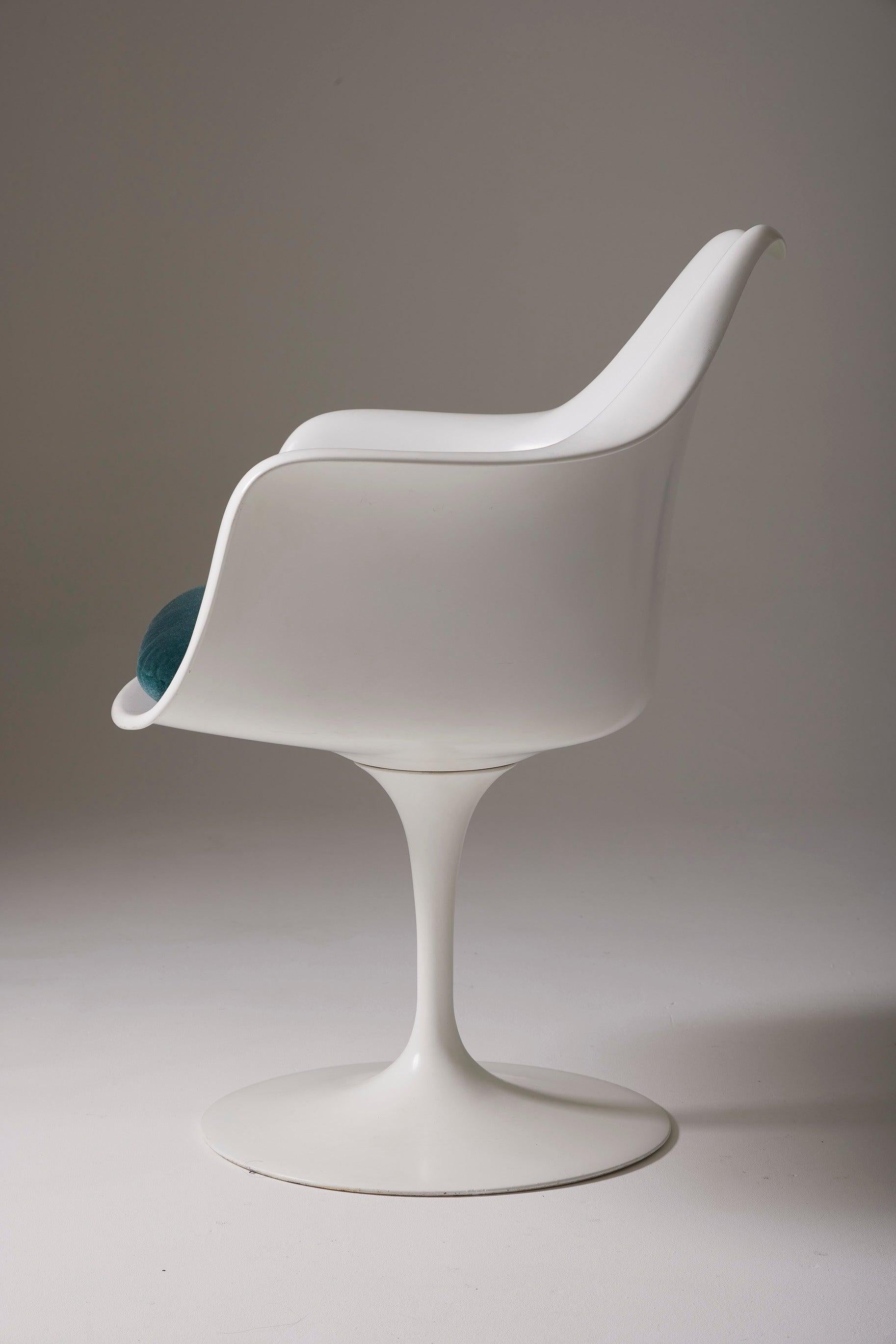 Eero Saarinen Tulip Armchair In Good Condition In PARIS, FR