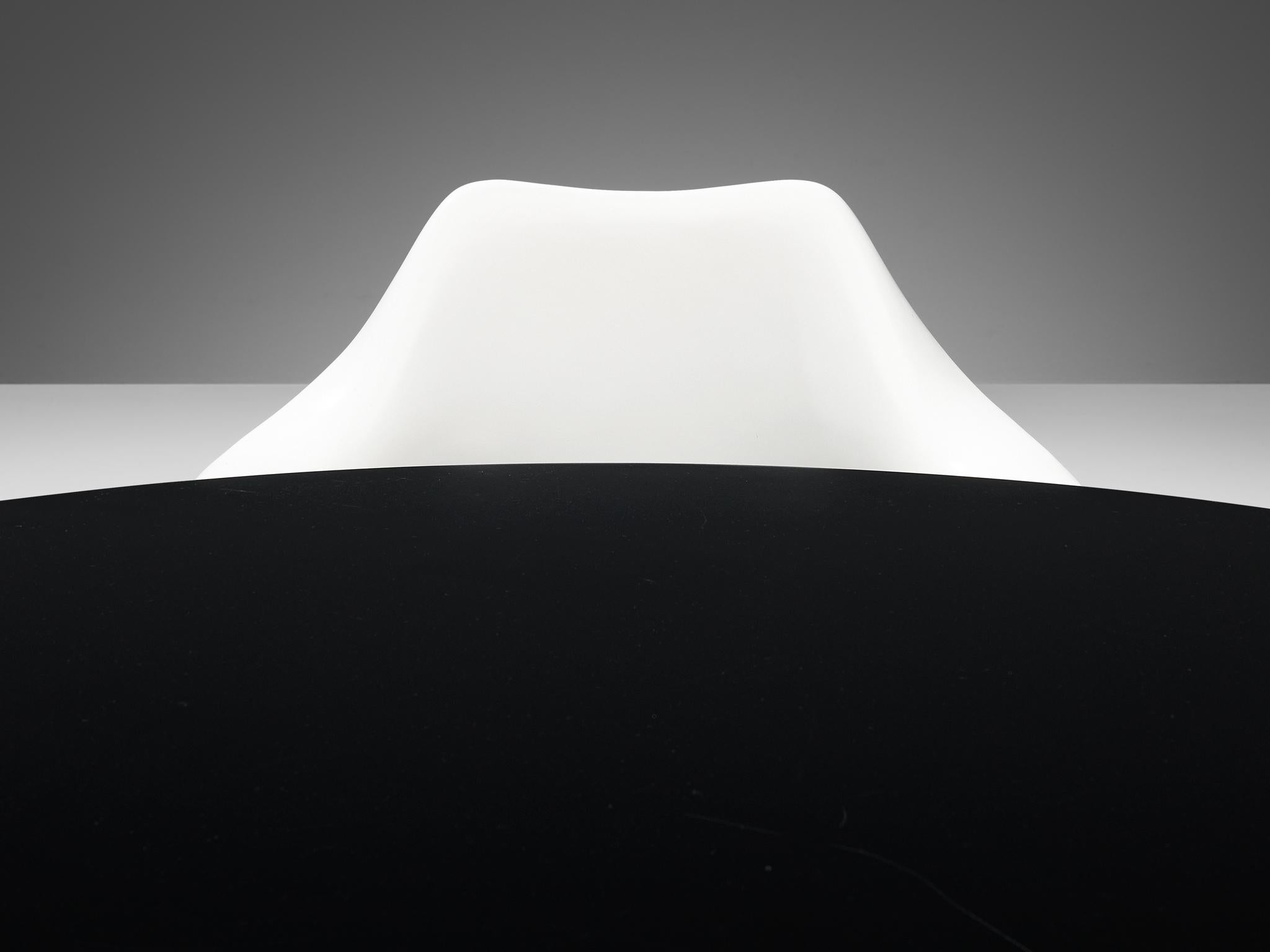 Eero Saarinen 'Tulip' Armchairs and Centro Progetti Tecno Round Table For Sale 5