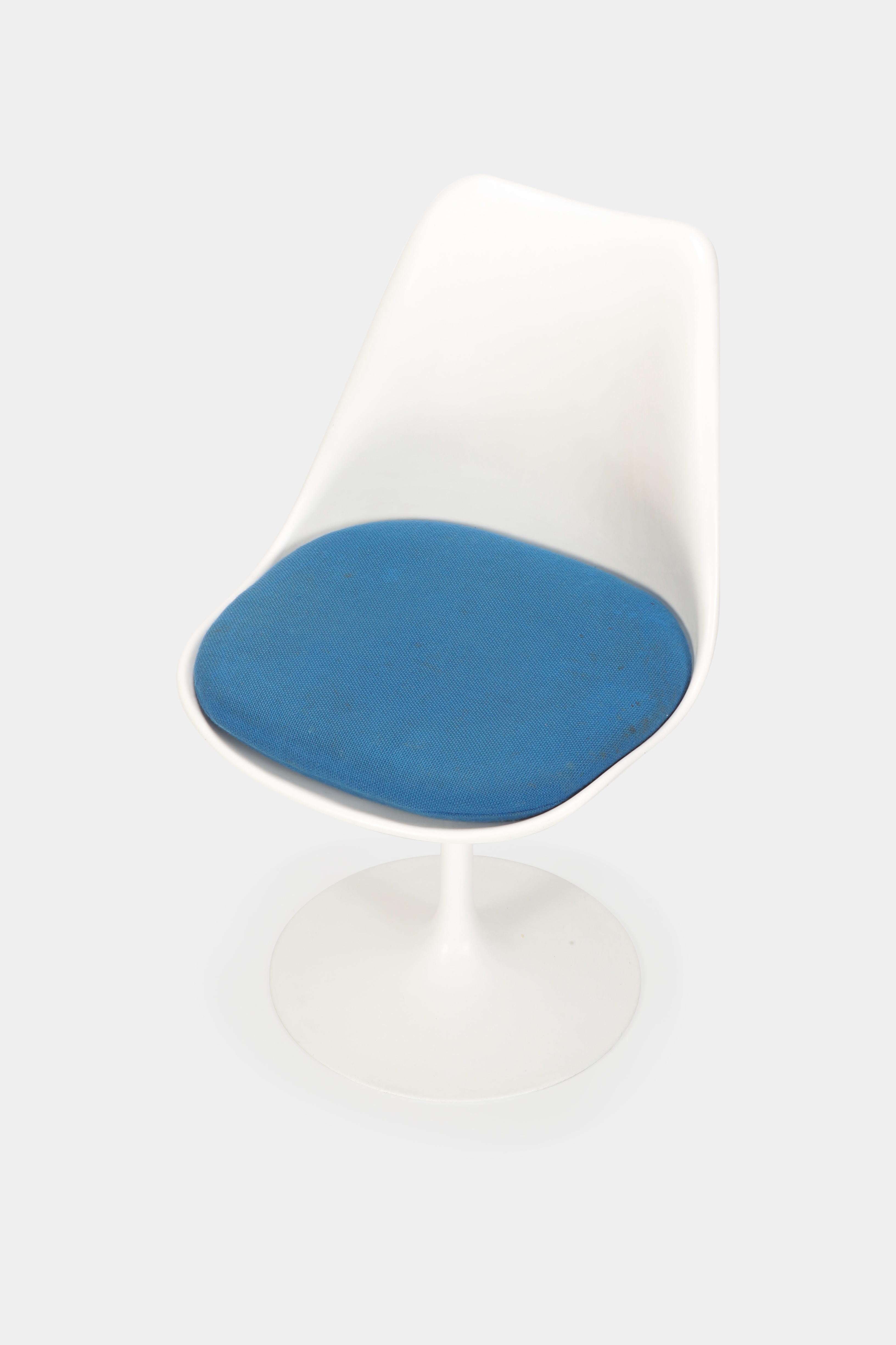 Mid-20th Century Eero Saarinen “Tulip” Chair Knoll International, 1960s