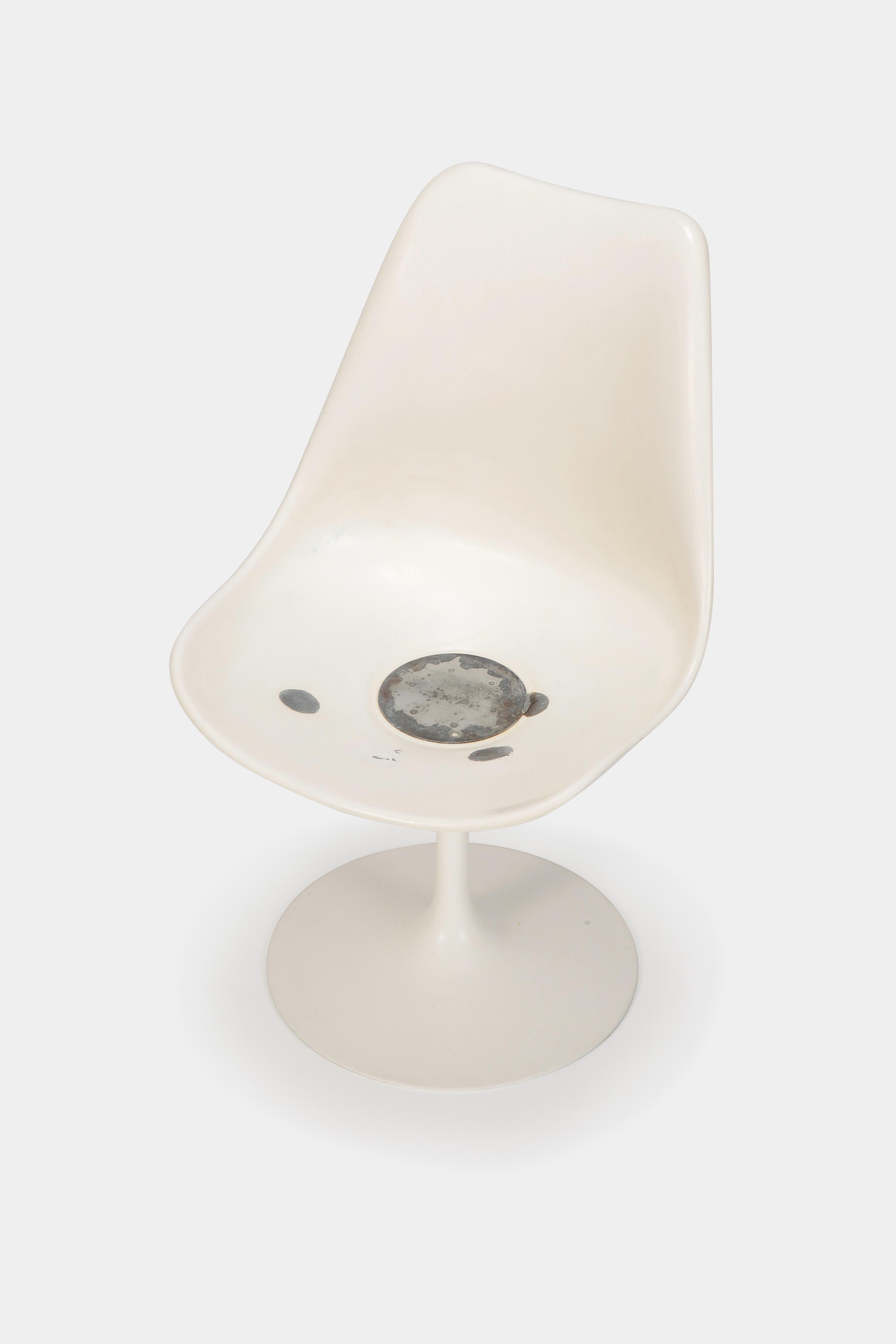 Aluminum Eero Saarinen “Tulip” Chair Knoll International, 1960s