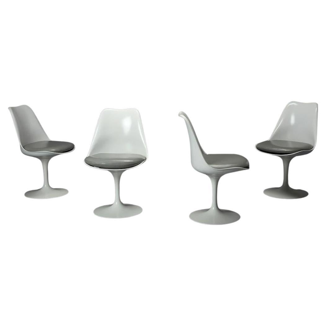 Eero Saarinen, 'Tulip' Chairs, Model No. 150 For Sale