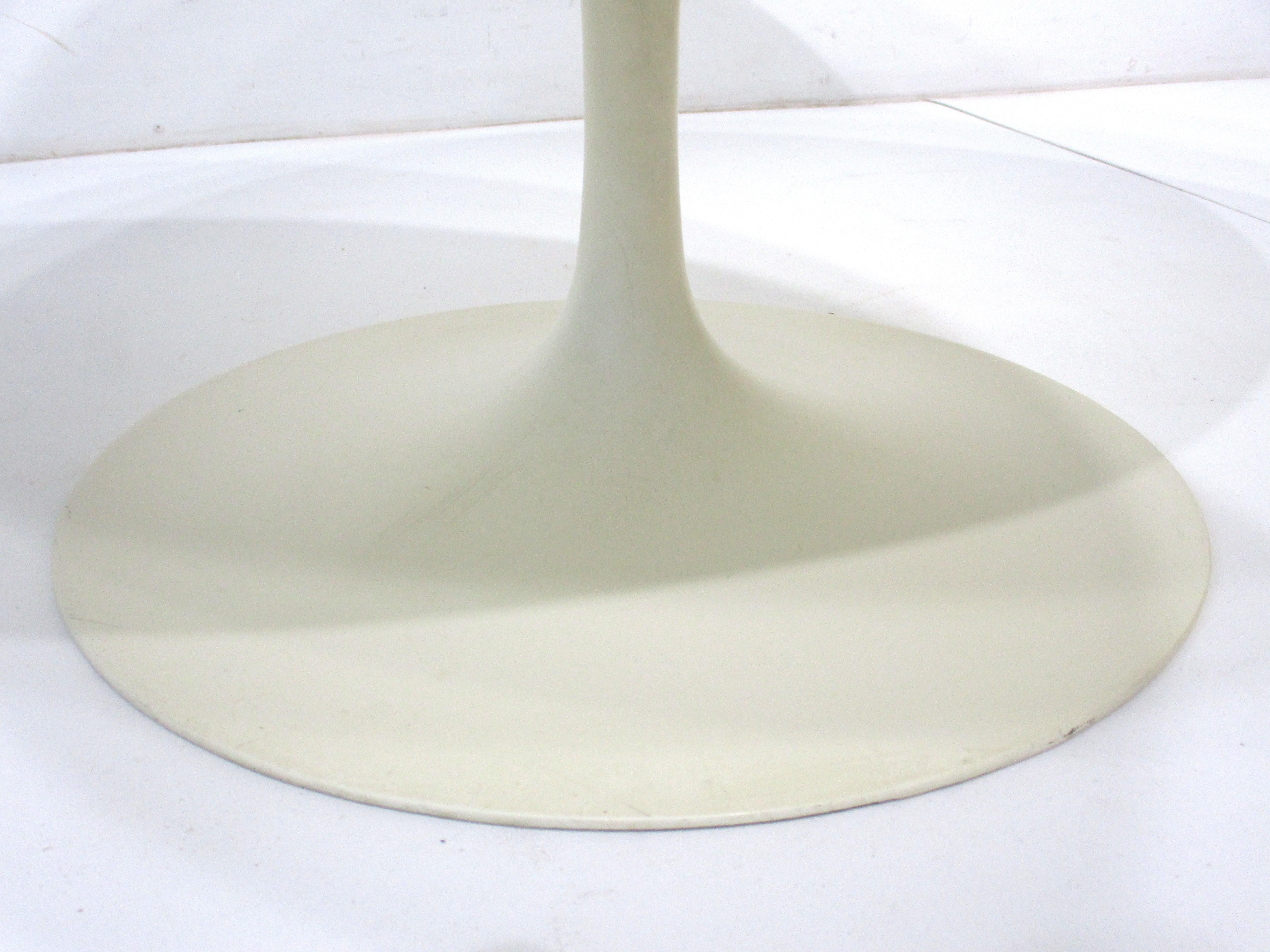 20th Century Eero Saarinen Tulip Coffee Table for Knoll For Sale