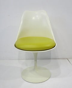 Eero Saarinen Tulip Desk Chair by Knoll