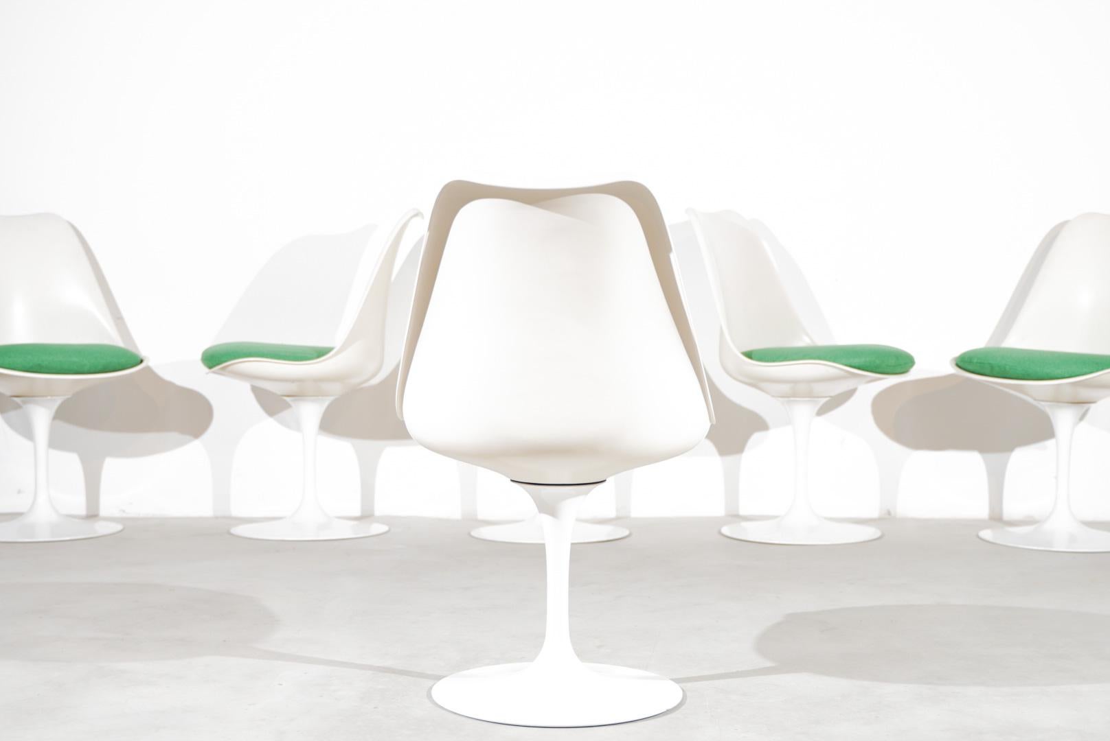 Italian Eero Saarinen Tulip  Dining Chair Knoll International Mid Century  Space Age For Sale