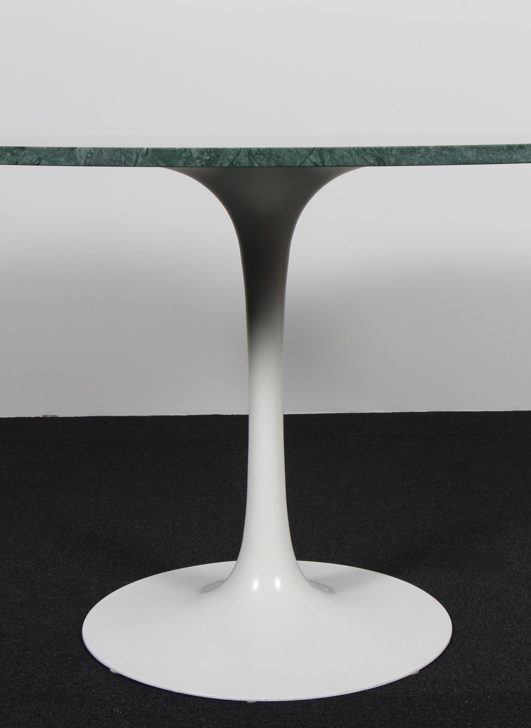 Finlandais Eero Saarinen Tulip Dining Table for Knoll en vente