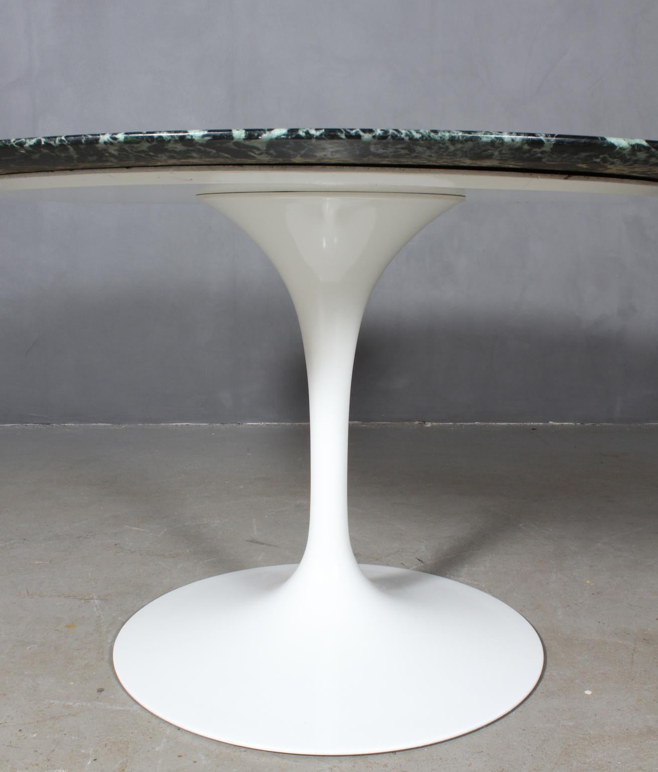 Mid-20th Century Eero Saarinen Tulip Dining Table for Knoll