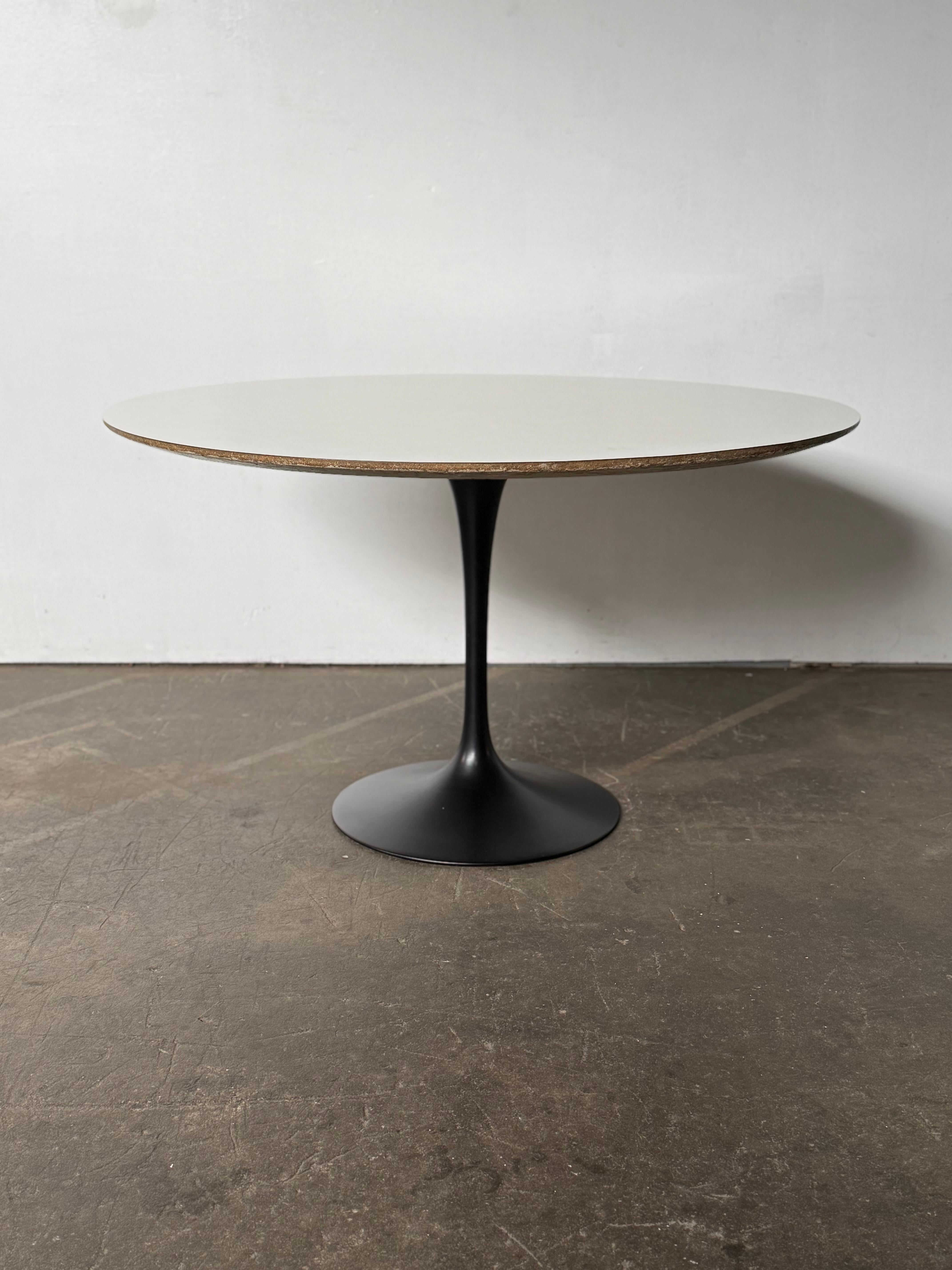 Aluminum Eero Saarinen Tulip Dining Table for Knoll For Sale