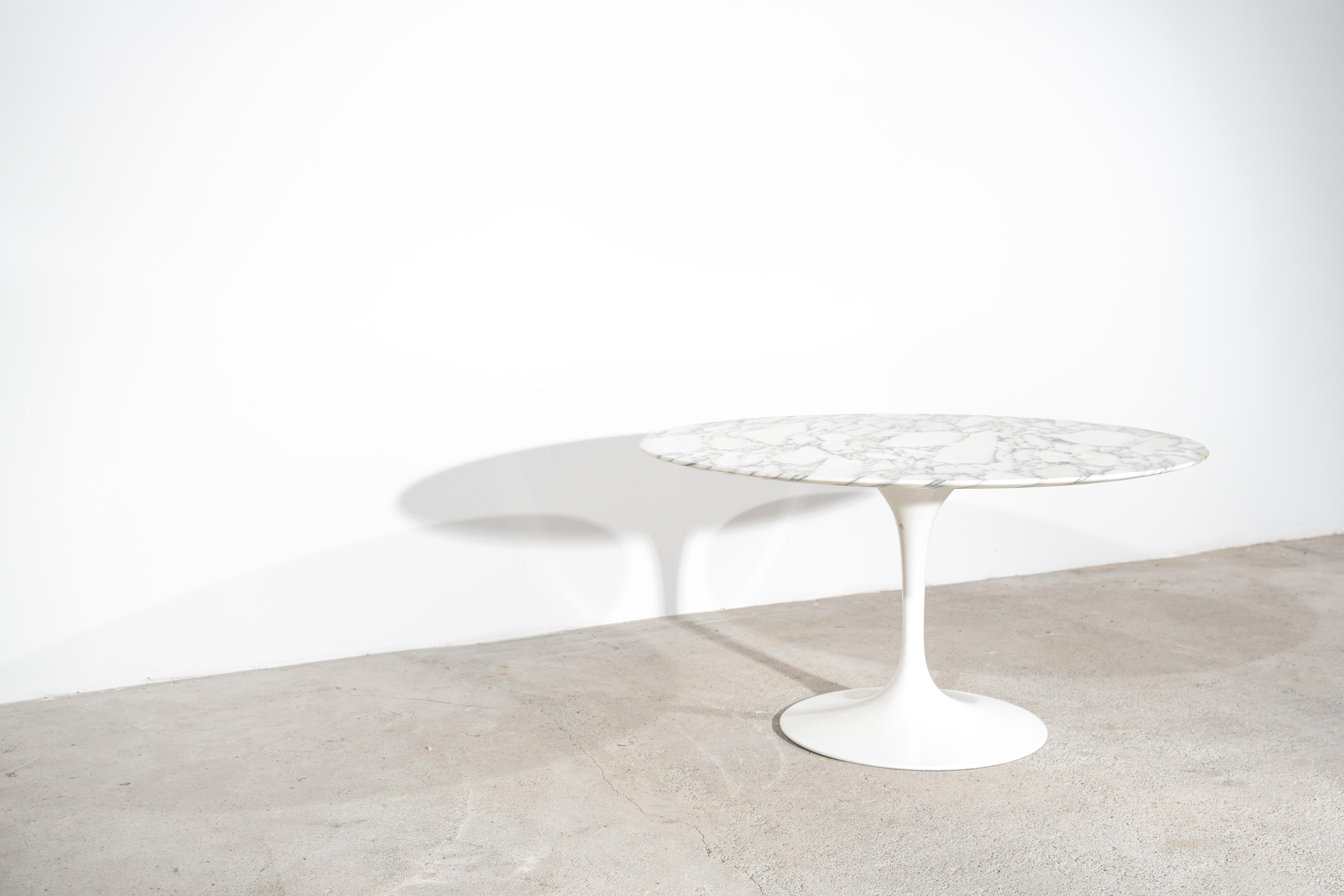 italien Eero Saarinen  Table de salle à manger Tulip Marbre Knoll International en vente