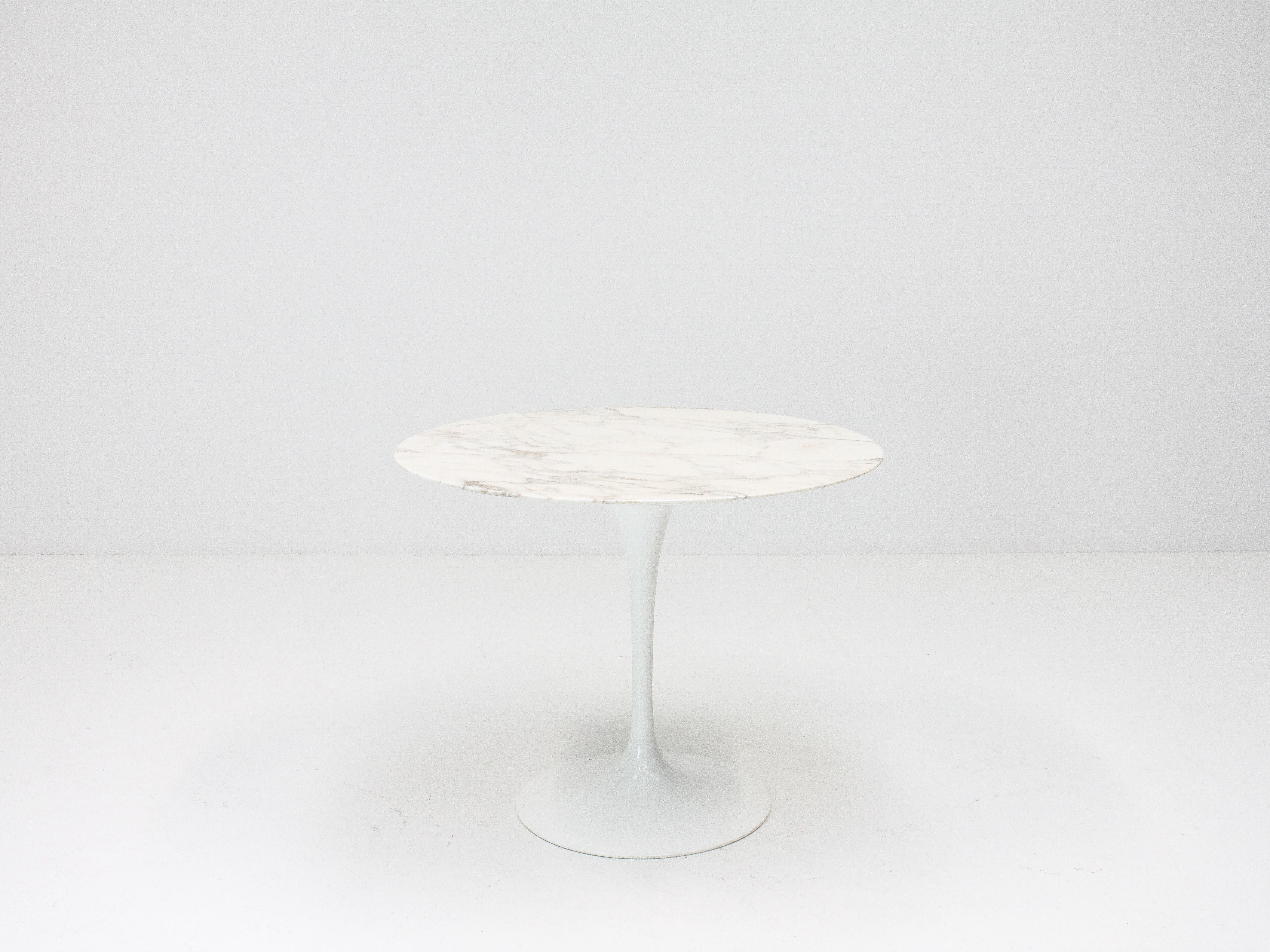 Italian Eero Saarinen Tulip Dining Table, Marble Top, Knoll, Designed 1956