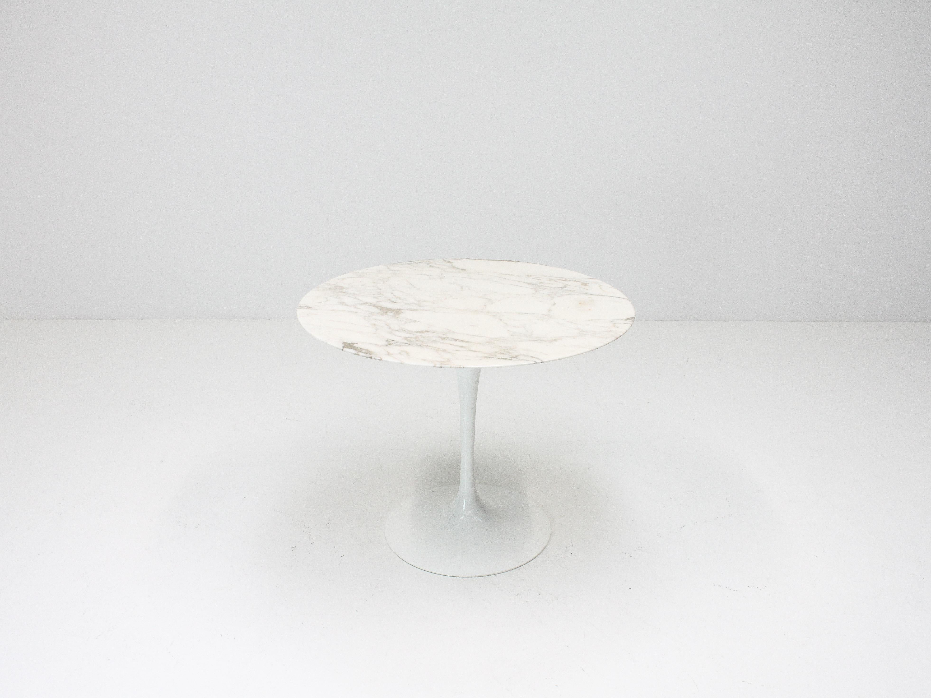 Eero Saarinen Tulip Dining Table, Marble Top, Knoll, Designed 1956 In Good Condition In London Road, Baldock, Hertfordshire