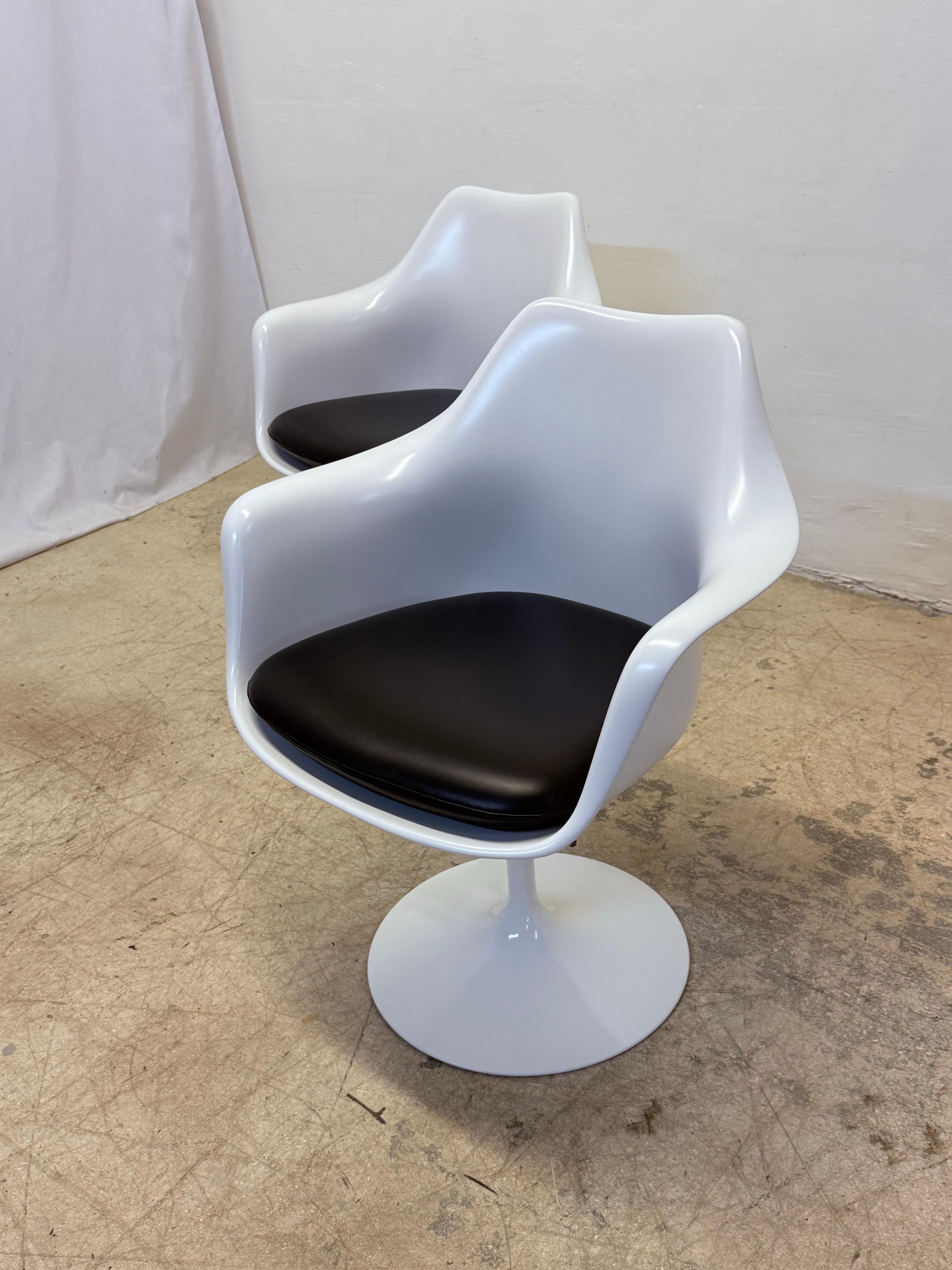 Pareja de sillones con pedestal Eero Saarinen Tulip para Knoll en venta 3
